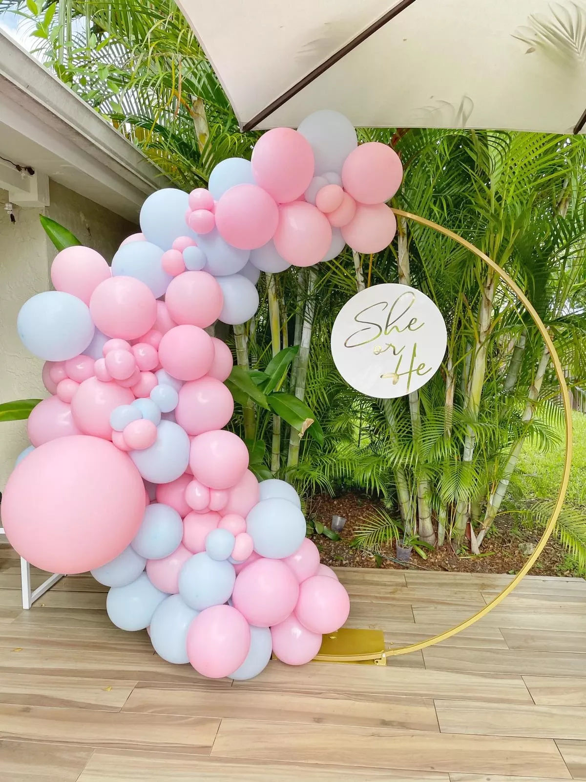 Wallpaper #MDHaNZMB5zzyi_yY3VhD324 A Balloon Arch with Pink Blue and White Balloons