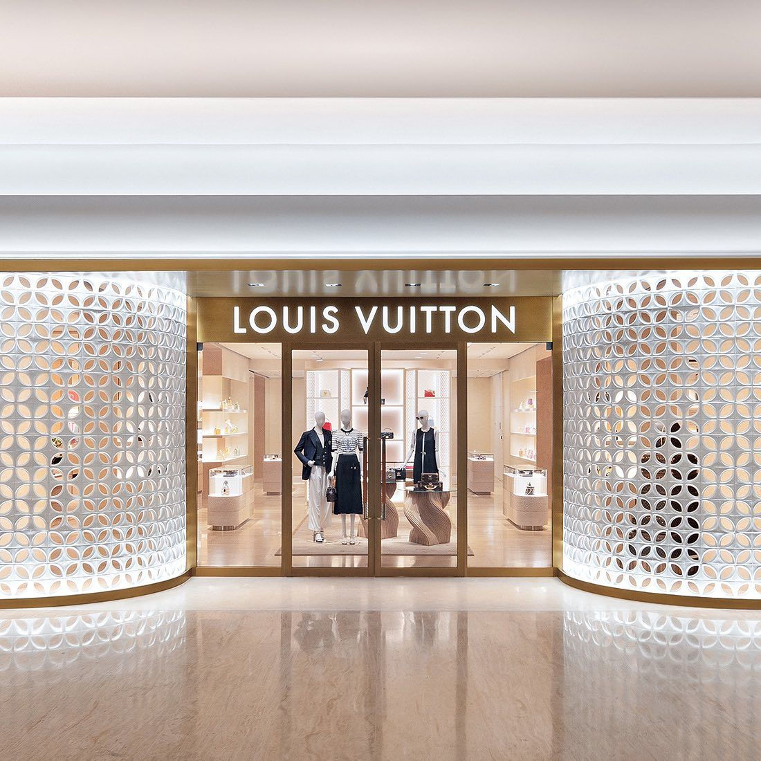 Wallpaper #UmfG5ZIBSpphPi3-tDHV350 Louis Vuitton Plaza Indonesia Idshowroom Louis Vuitton Has Unveiled