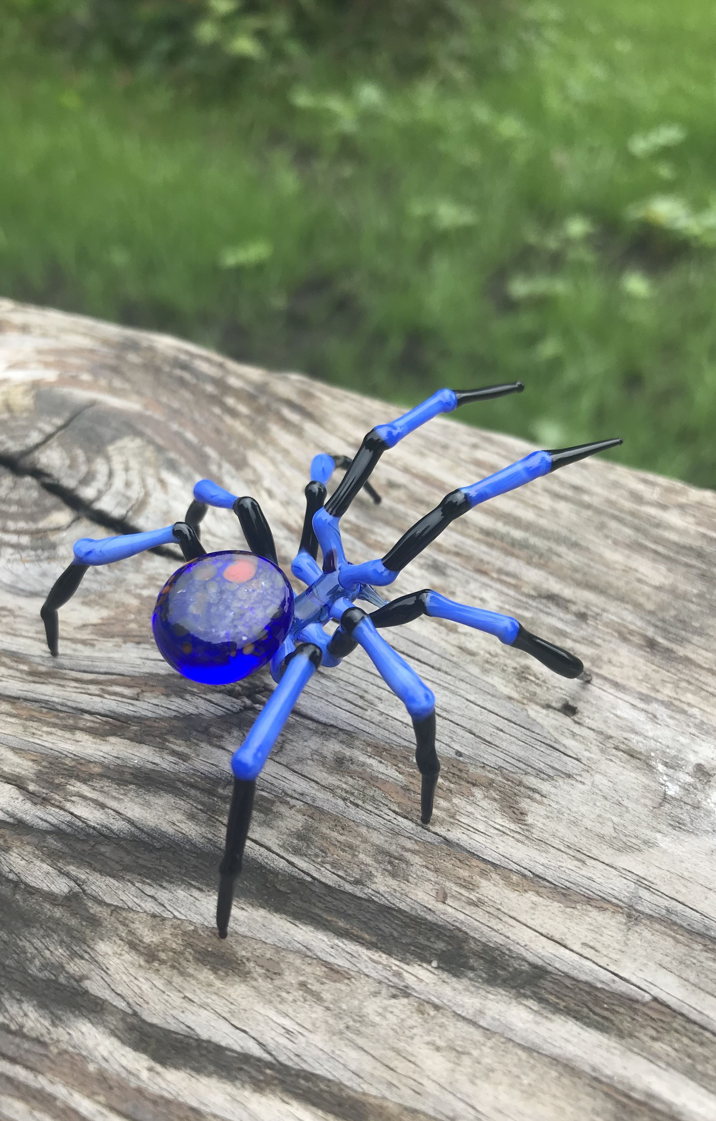 Wallpaper #H_SpOZMBKFX8bn3rSXeg279 Glass Spider Figurine by Glass Symphony Halloween Gift Art Glass