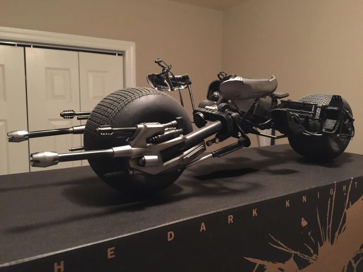 Wallpaper #hmeI95IBSpphPi3-uIae136 Hot Toys Batman Batpod the Dark Knight Batman Batmobile Dark