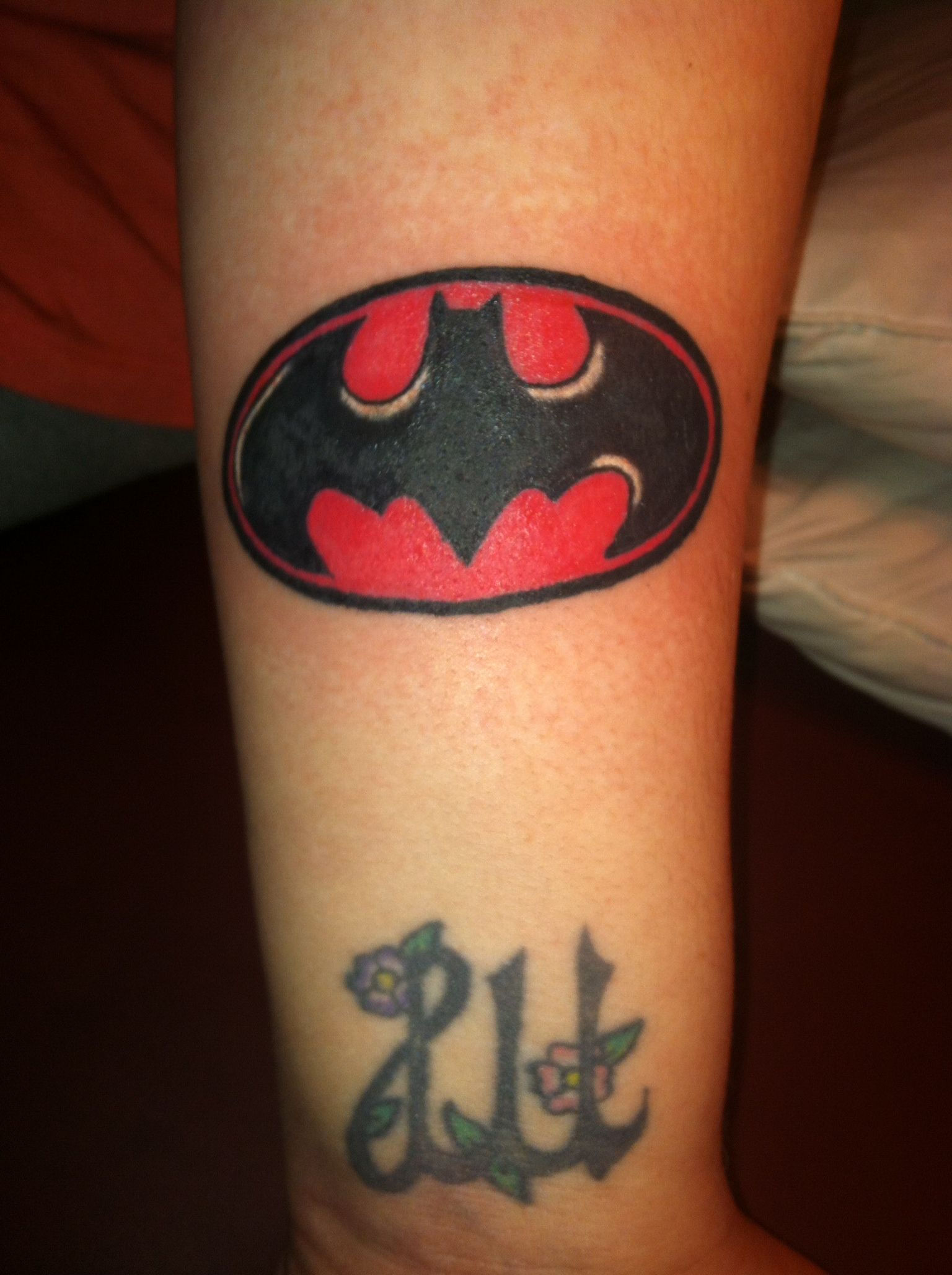 Wallpaper #F30Q844Bnwiau_P6mwyb29 Pink Batman Ohhhkay Print Tattoos Paw Print Tattoo Art Tattoo