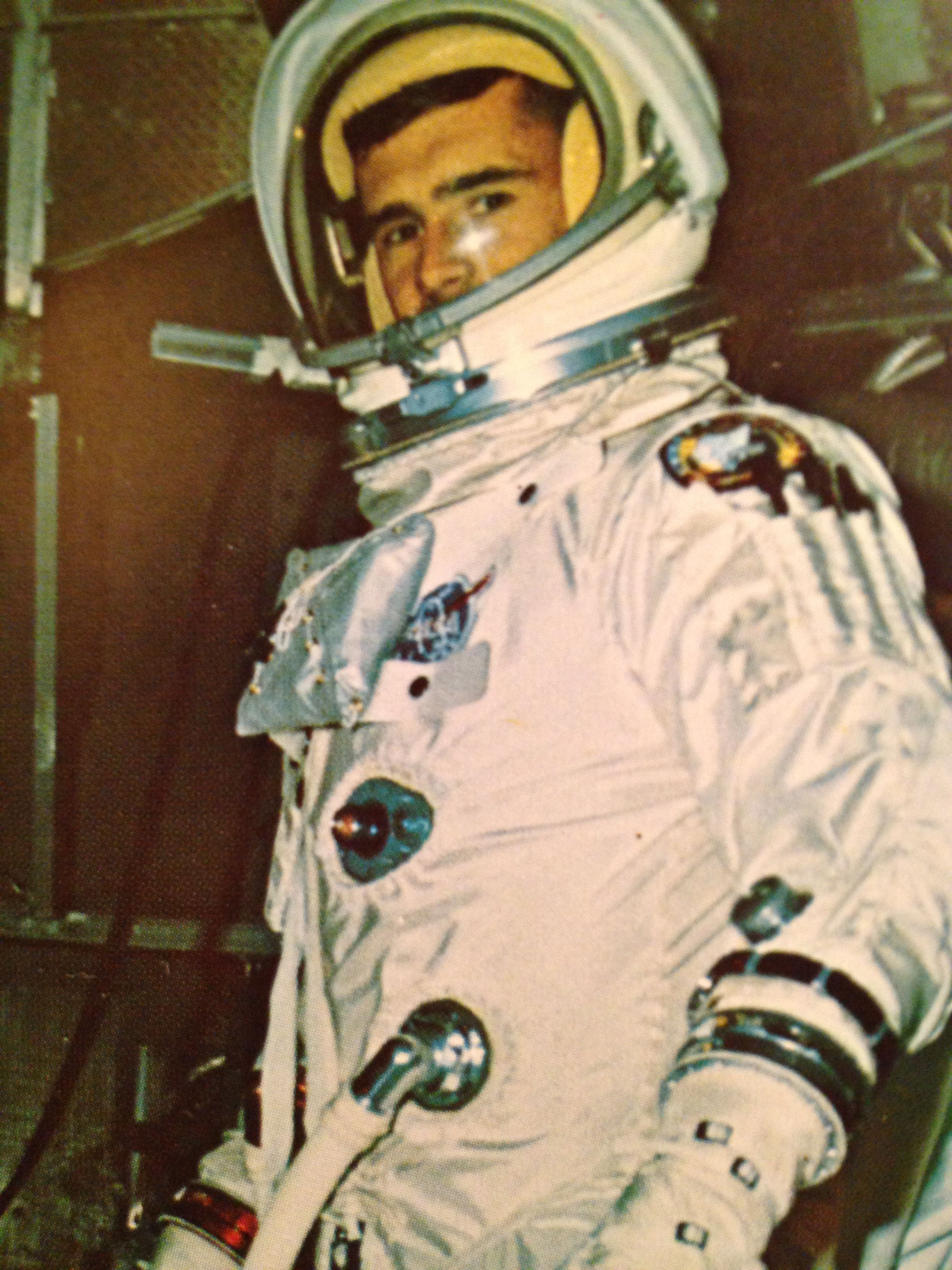 Wallpaper #e2eE_JIBSpphPi3-ZZiW167 Apollo Space Program Space Suits Chaffee Apollo Missions Nasa