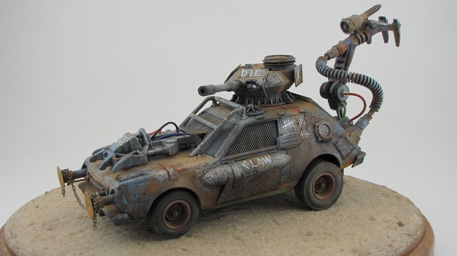 Wallpaper #rC7gOJMBeCfPaRV88bty337 Claw the Latest in a Long Line of Toothless Zombie Hunter Vehicles
