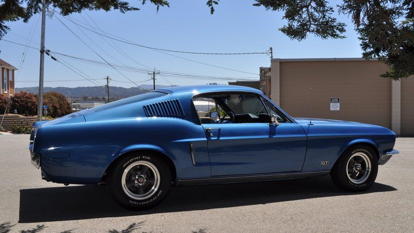 Wallpaper #xrkW35IBJvJKYCmEHAgX71 Is Ford Mustang 4 Seater