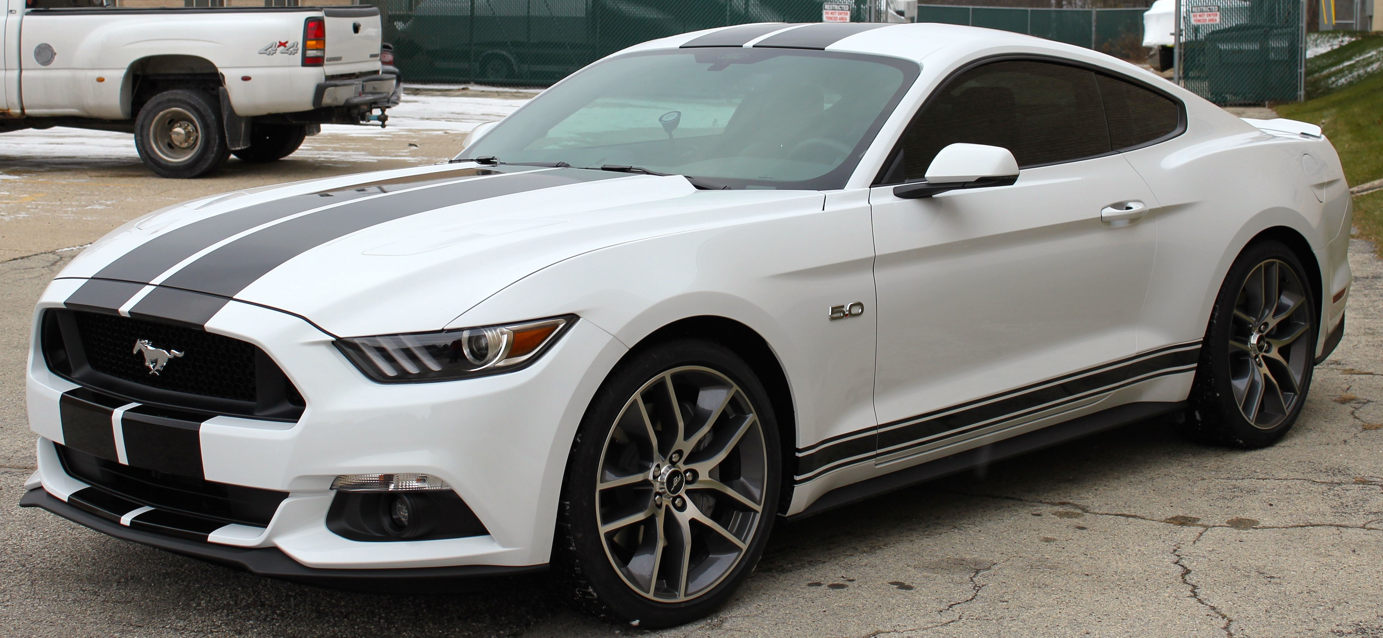 Wallpaper #daUuMpMB0vj5YdAR4tOe177 White Mustang GT Wblack Stripes Side View Mustang GT Mustang