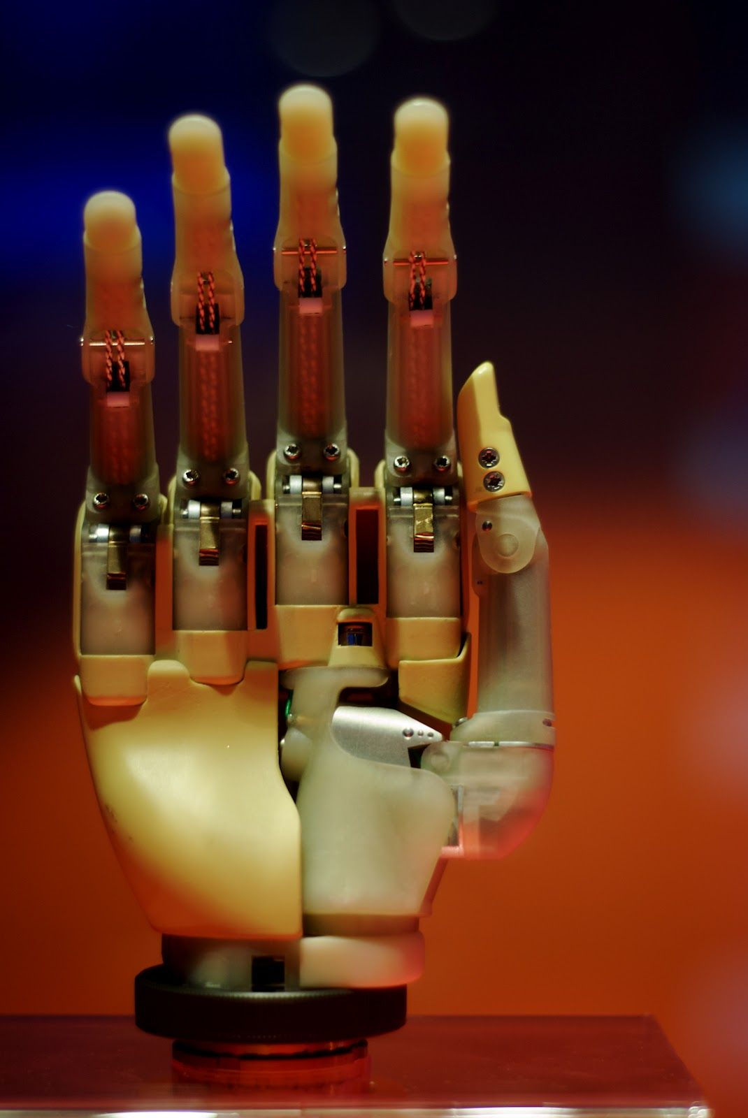 Wallpaper #TmcI-JIBSpphPi3-B4hd50 Cyberpunk Future Robot Hand Robot Hand Robot Design Future Gadgets