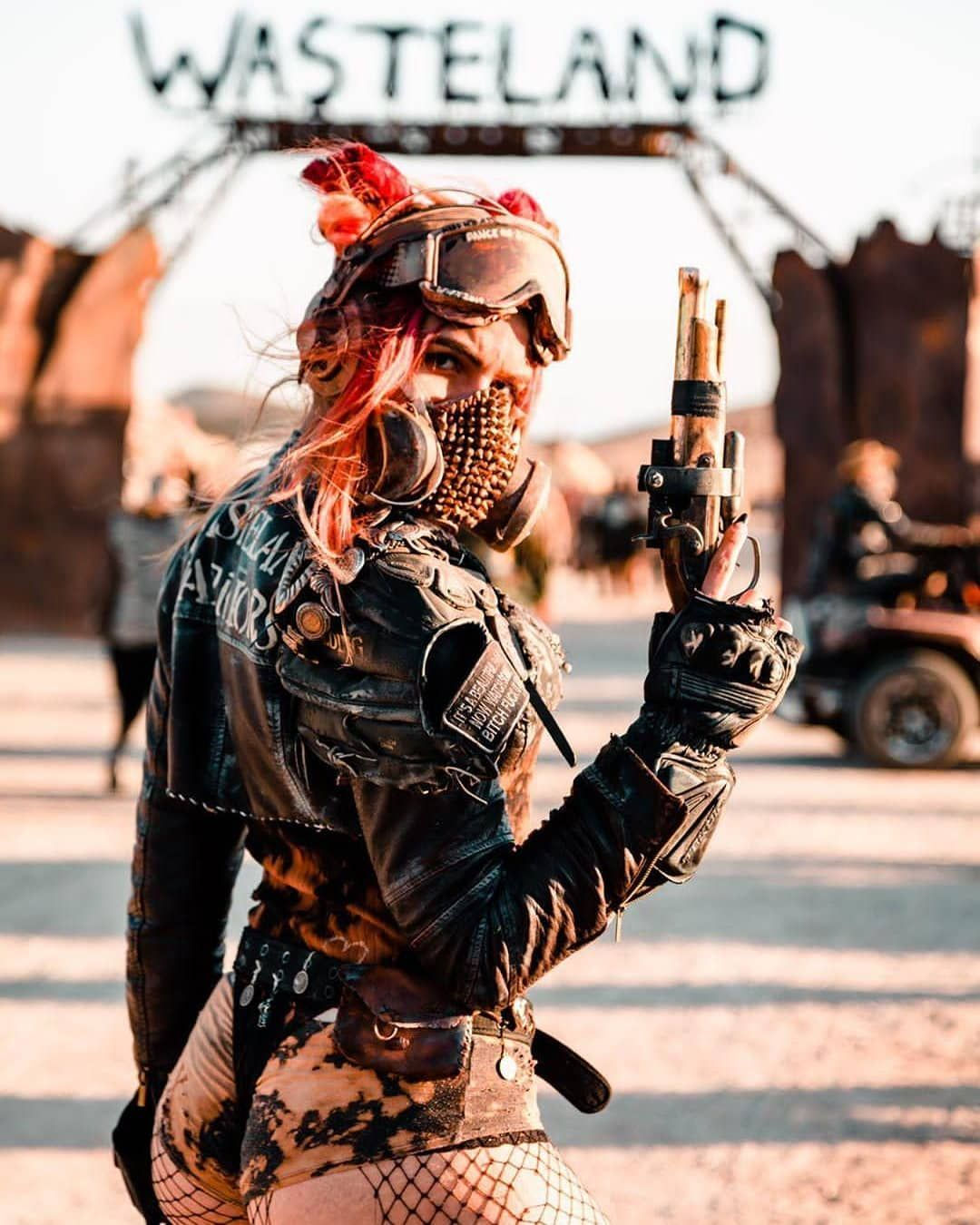 Wallpaper #oJl_P5MBUcASHT6nQswf13 Wasteland Weekend 2019 Crazy Faces Costumes and Vehicles of the World