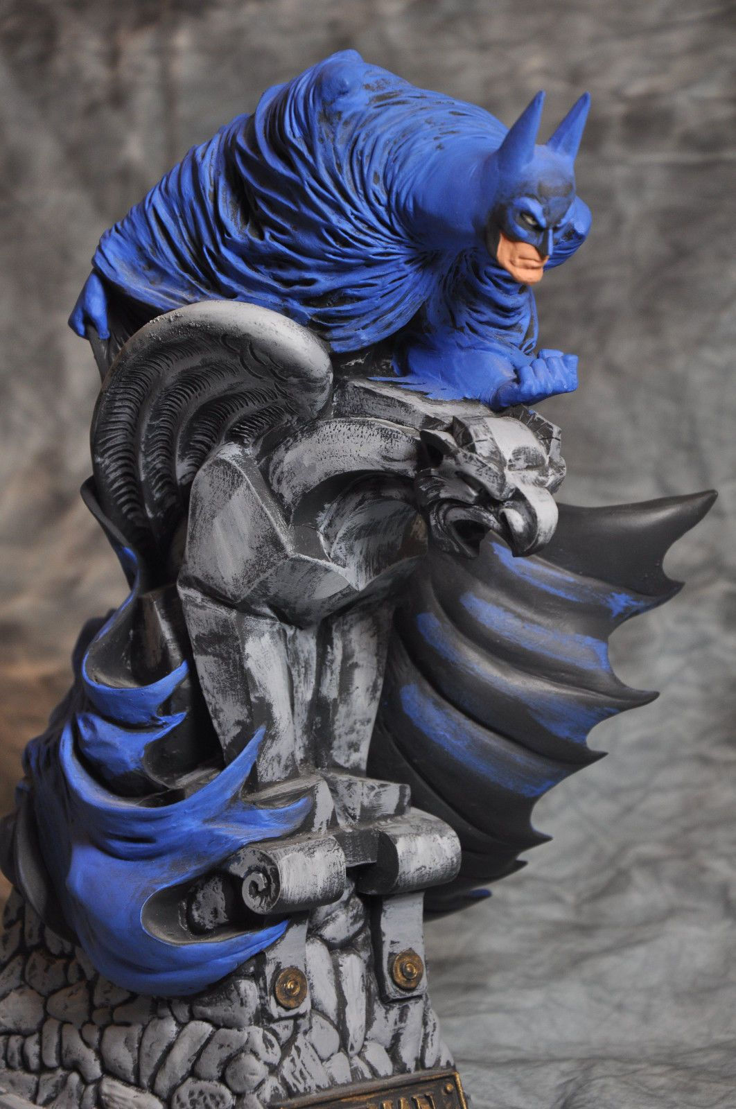 Wallpaper #jxkZHo8BtGB6xQ78tnig35 Batman on Gargoyle Batman Statue Batman Figures Marvel Statues