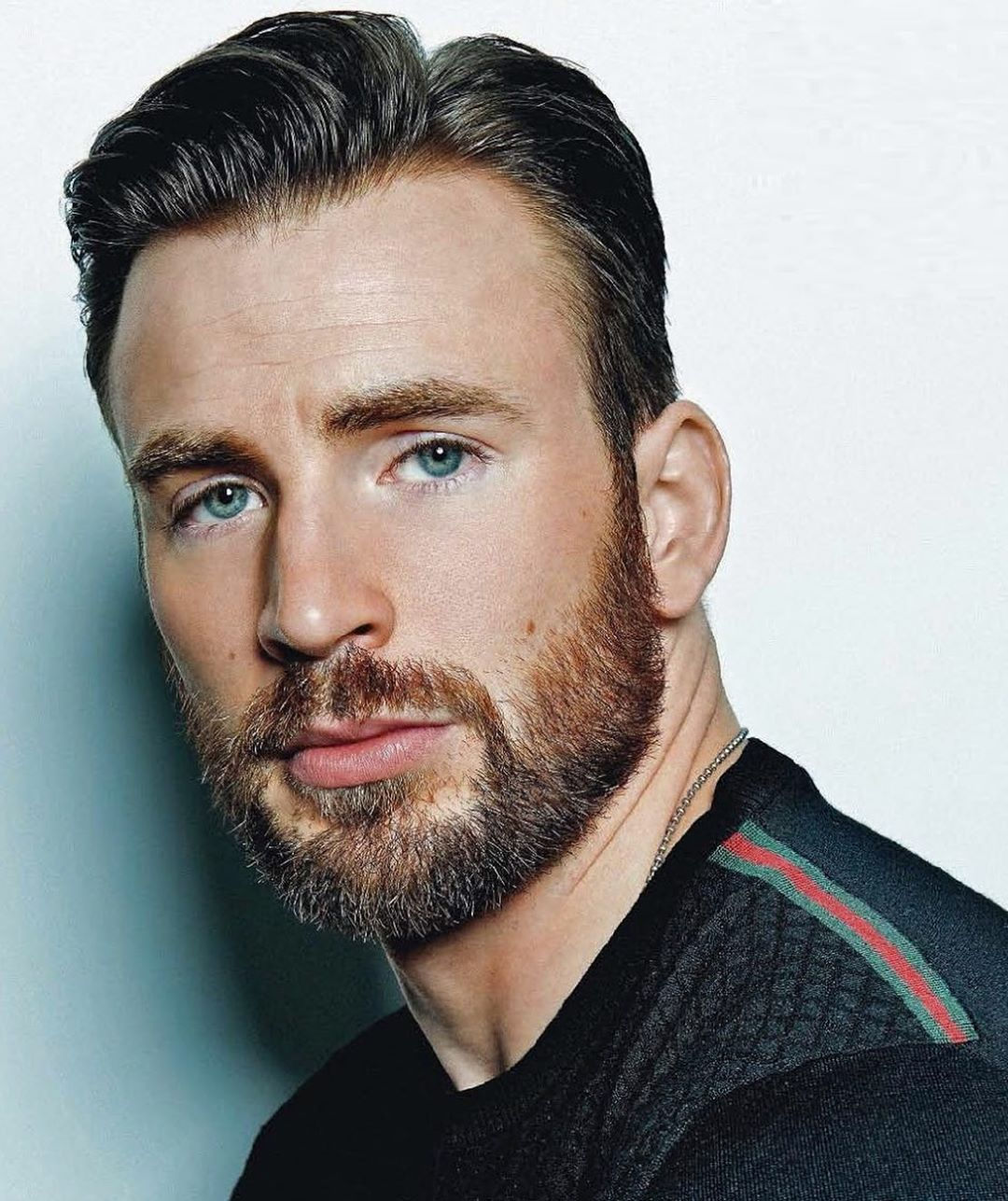 Wallpaper #EJzC4ZIBZHQxiYar4b1K333 Chris Evans at Chrisevansvogue Added a Photo to Their Instagram Account