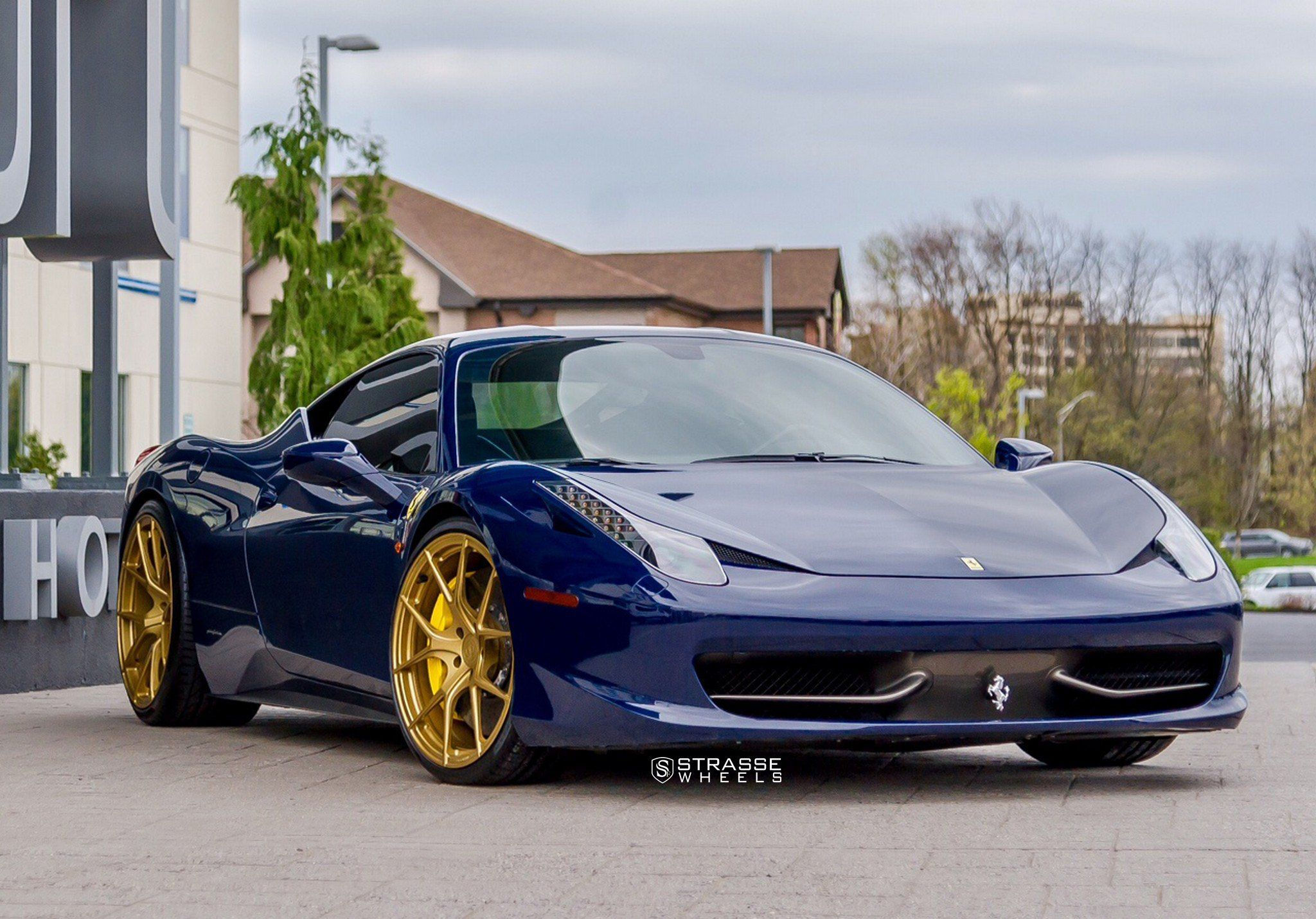 Wallpaper #7hlKBo8BtGB6xQ78EFO425 Weekend Ride Amazing Blue Ferrari 458 on Golden Bronze Wheels Black