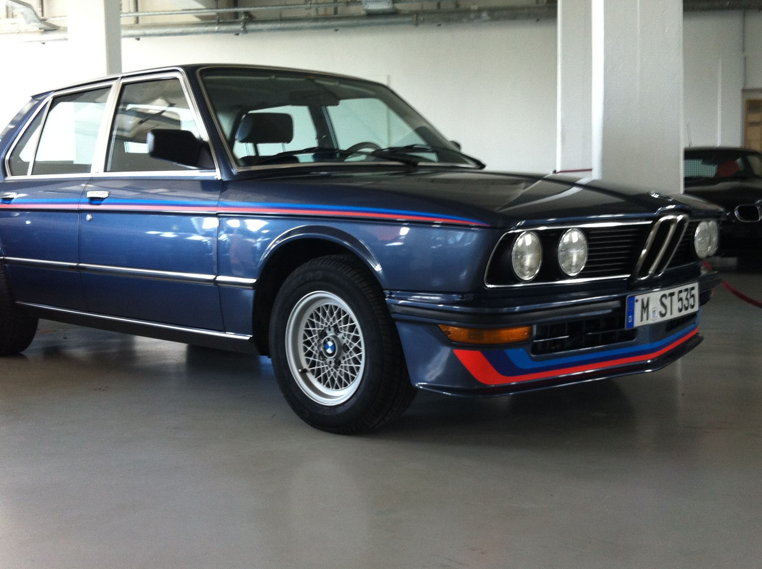 Wallpaper #hXM3f44BFI5NbQksLxfQ58 BMW M535i European Only Model 1980ish