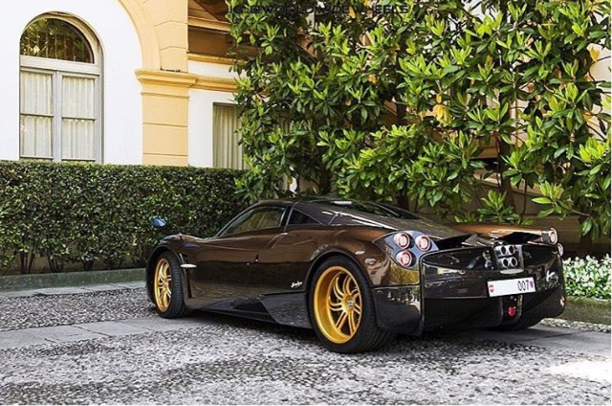 Wallpaper #u2fDApMBSpphPi3-orAs269 Pagani Huayra Painted in Brown Metallic W Exposed Carbon Fiber Photo