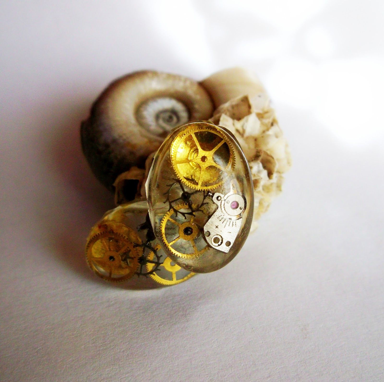 Wallpaper #7DE0NZMB5zzyi_yYk1WD28 Steampunk Snail Unfurling into Something with Wings and Taking Flight