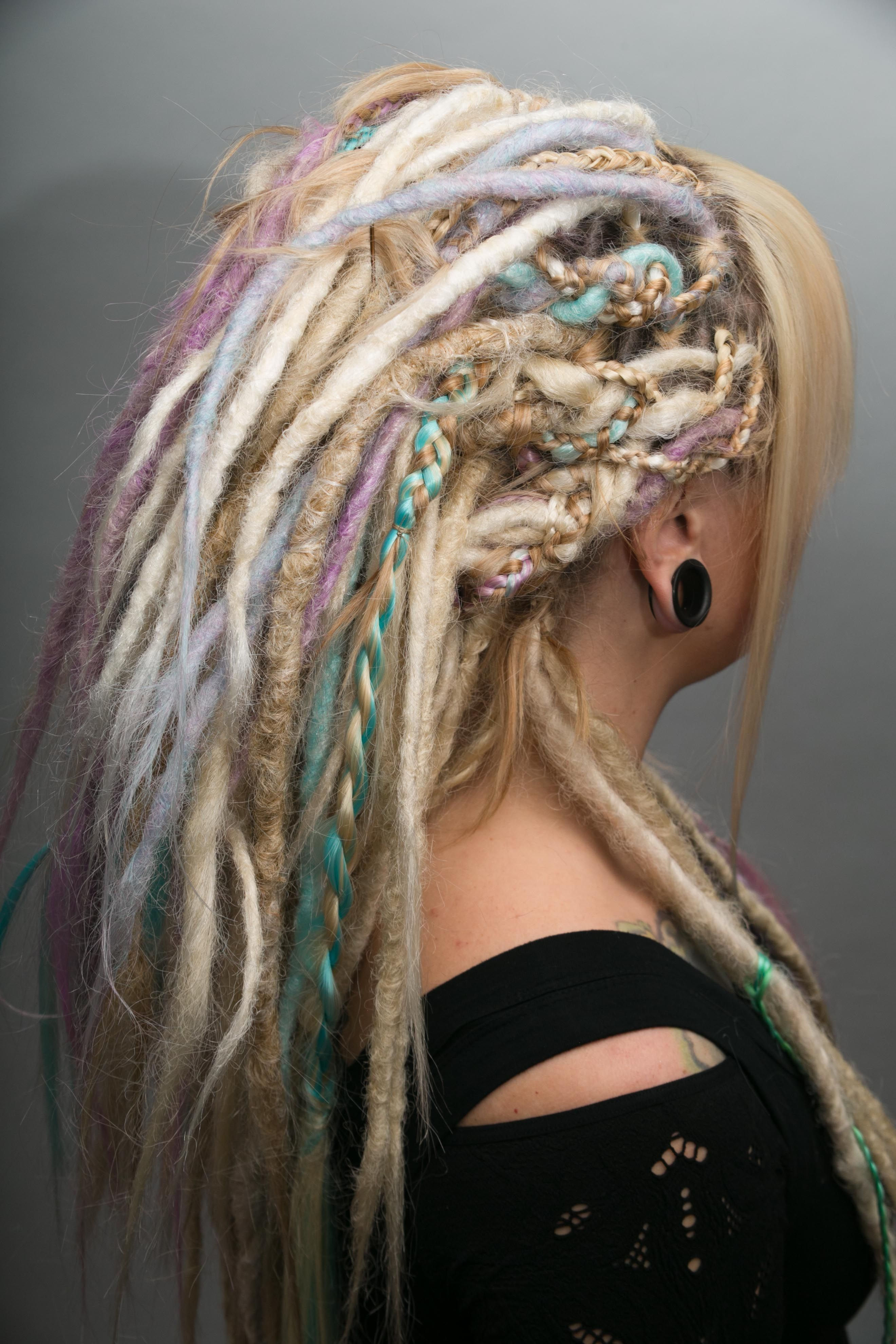 Wallpaper #1WhoJJMBSpphPi3-ETjA34 Full Head of Pinch Braids and Synthetic Dreads All for the Adventurous