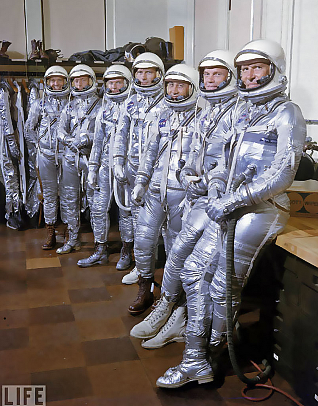 Wallpaper #e2eE_JIBSpphPi3-ZZiW192 The Mercury Seven 1960 Space Suit Astronaut Space Shuttle