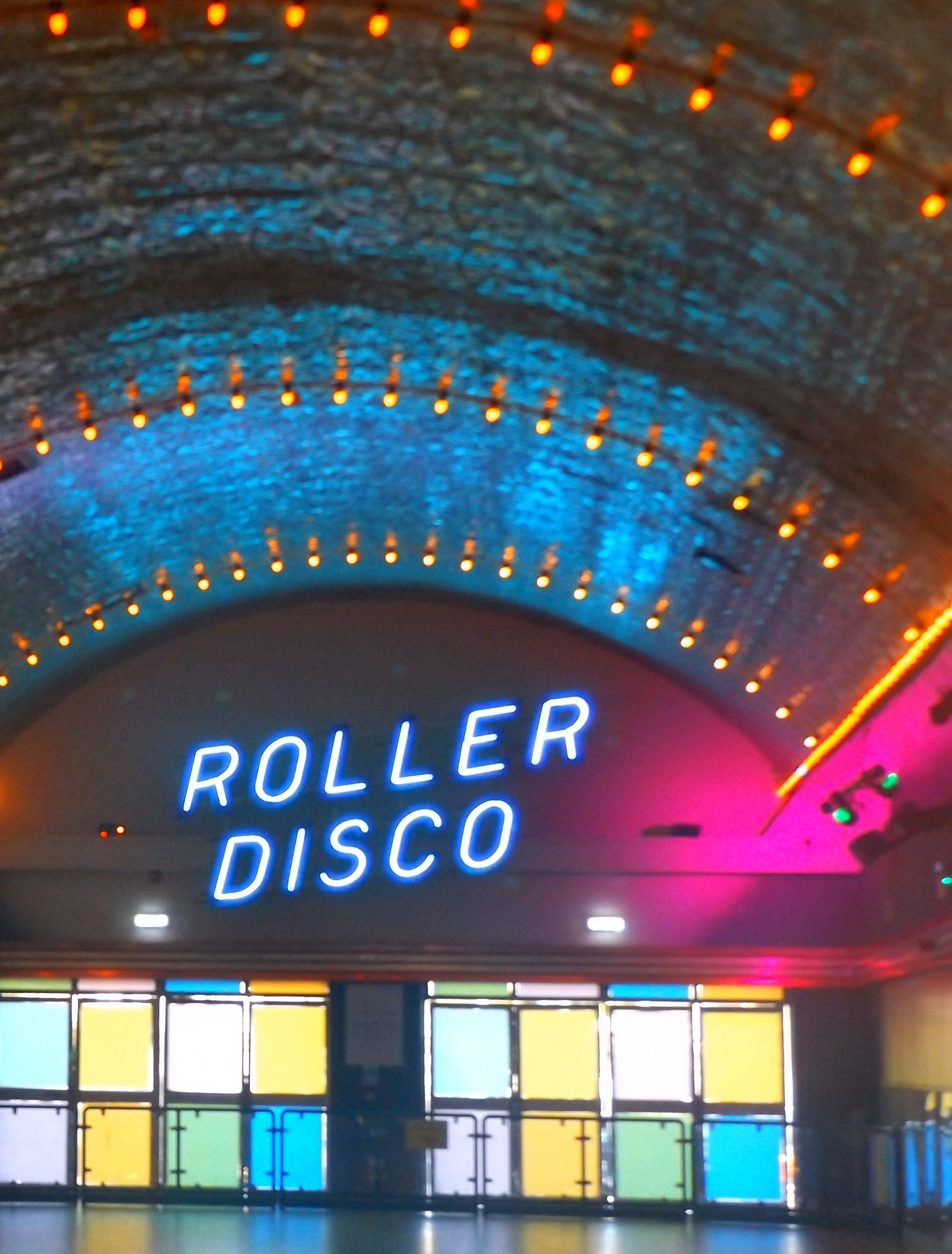 Wallpaper #32gqF5MBSpphPi3-sA2h115 Roller Disco Neon Dreamland Margate Roller Disco 70s Aesthetic Disco