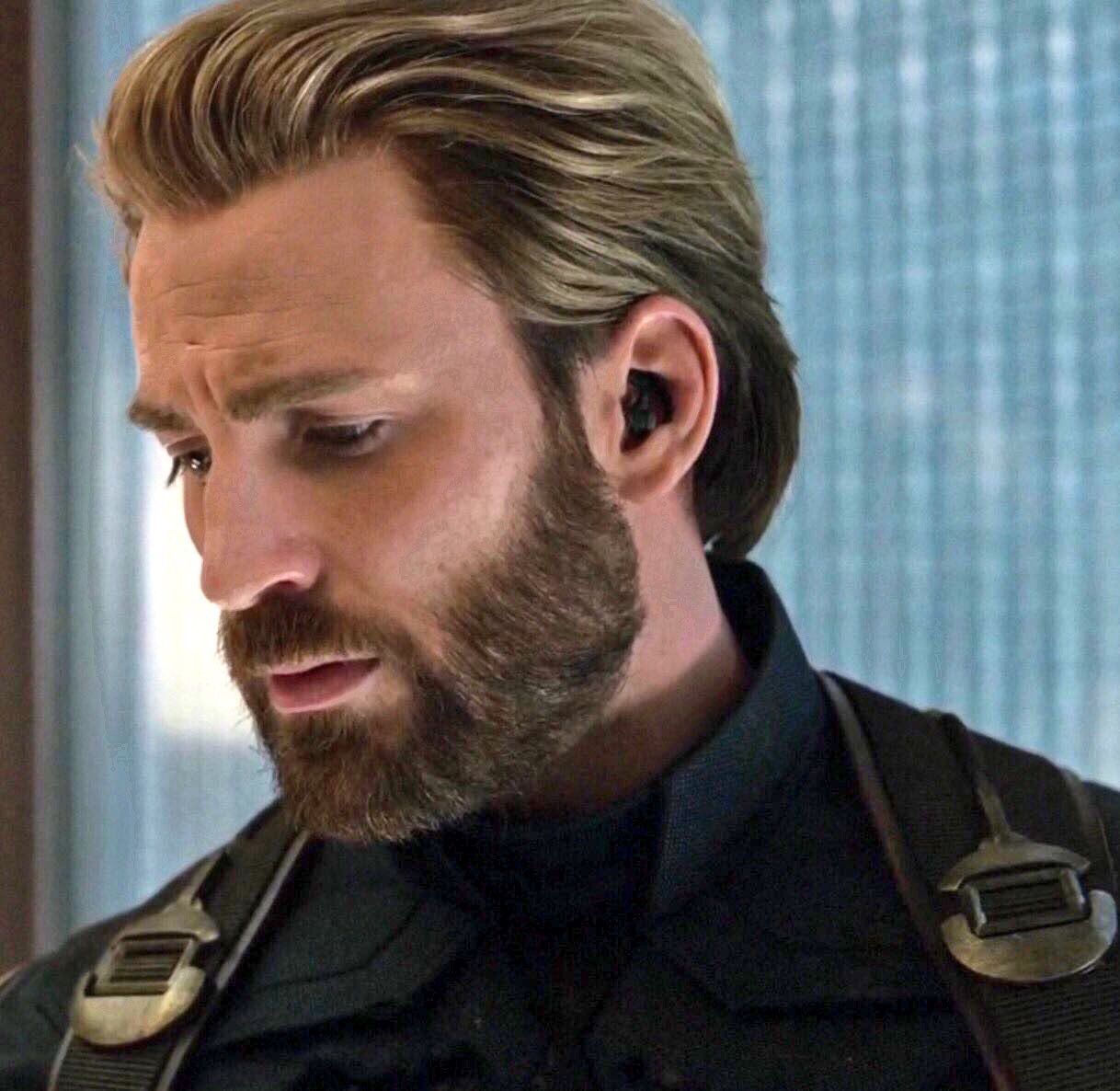 Wallpaper #KH0Q8Y4Bnwiau_P66Aip1 Nomad Chris Evans Haircut Chris Evans Beard Capitan America Chris