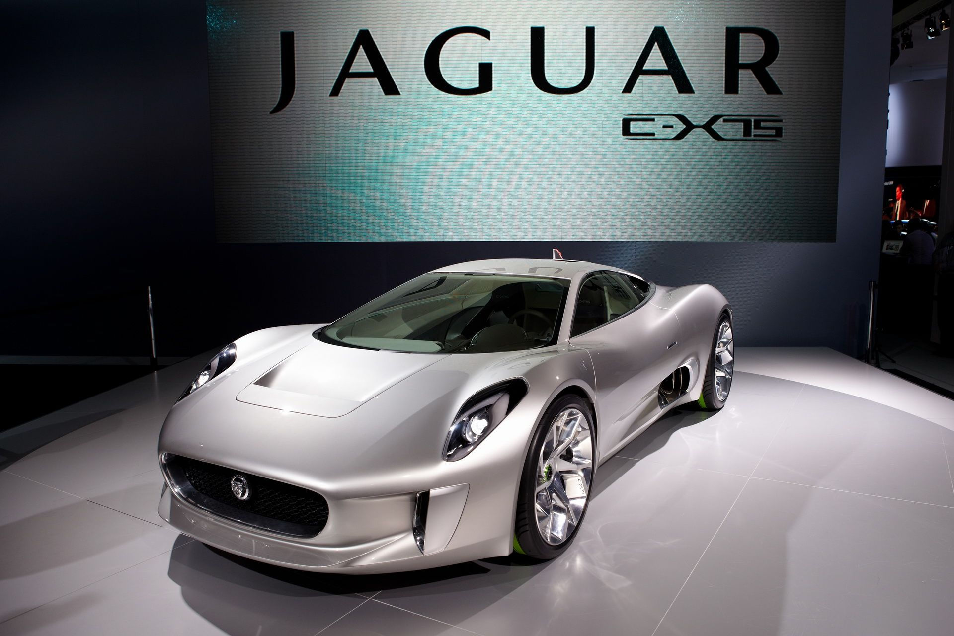 Wallpaper #sHSdxo4B_8f4nGFaGnE93 Jaguars Cool Hybrid the C X75 It is an Electric Car That Uses Two