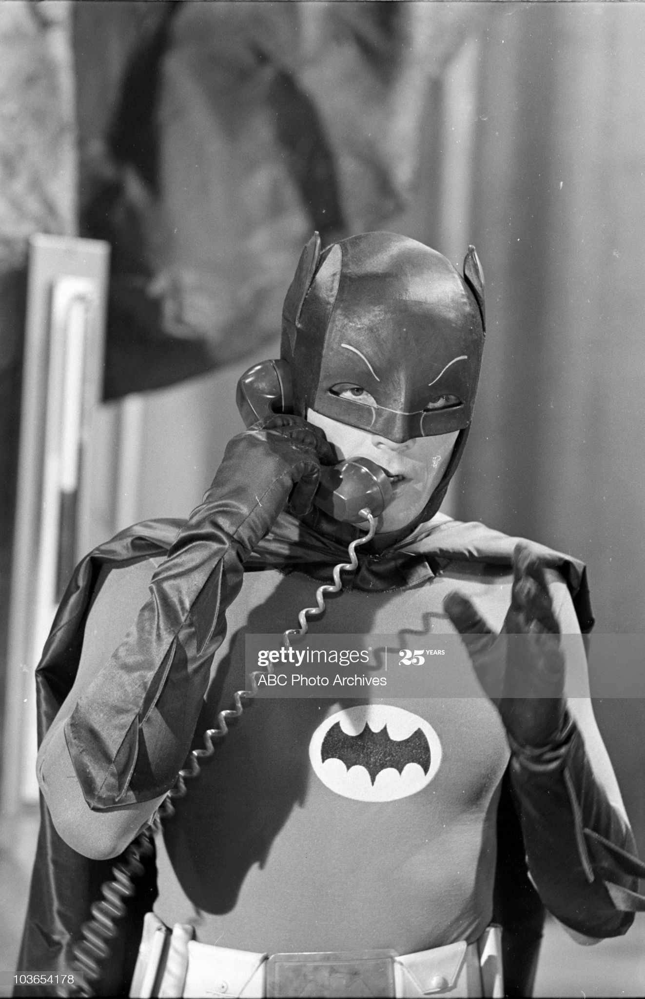 Wallpaper #ru_eSpMBMN-XEVvV9jmm67 News Photo Batman Hi Diddle Riddlesmack in the Middle Batman