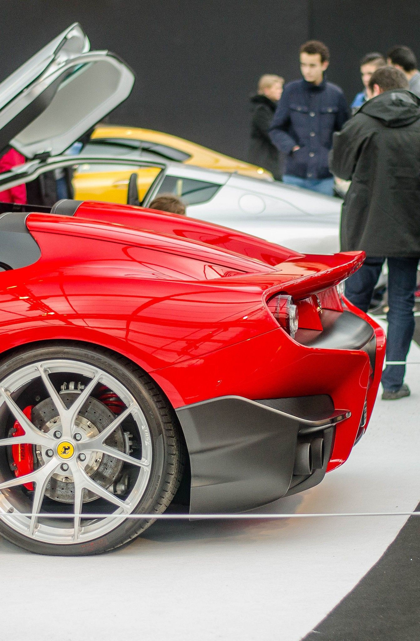Wallpaper #e0D-MJMBJhL2WPbam8RI246 Ferrari F12 Trs