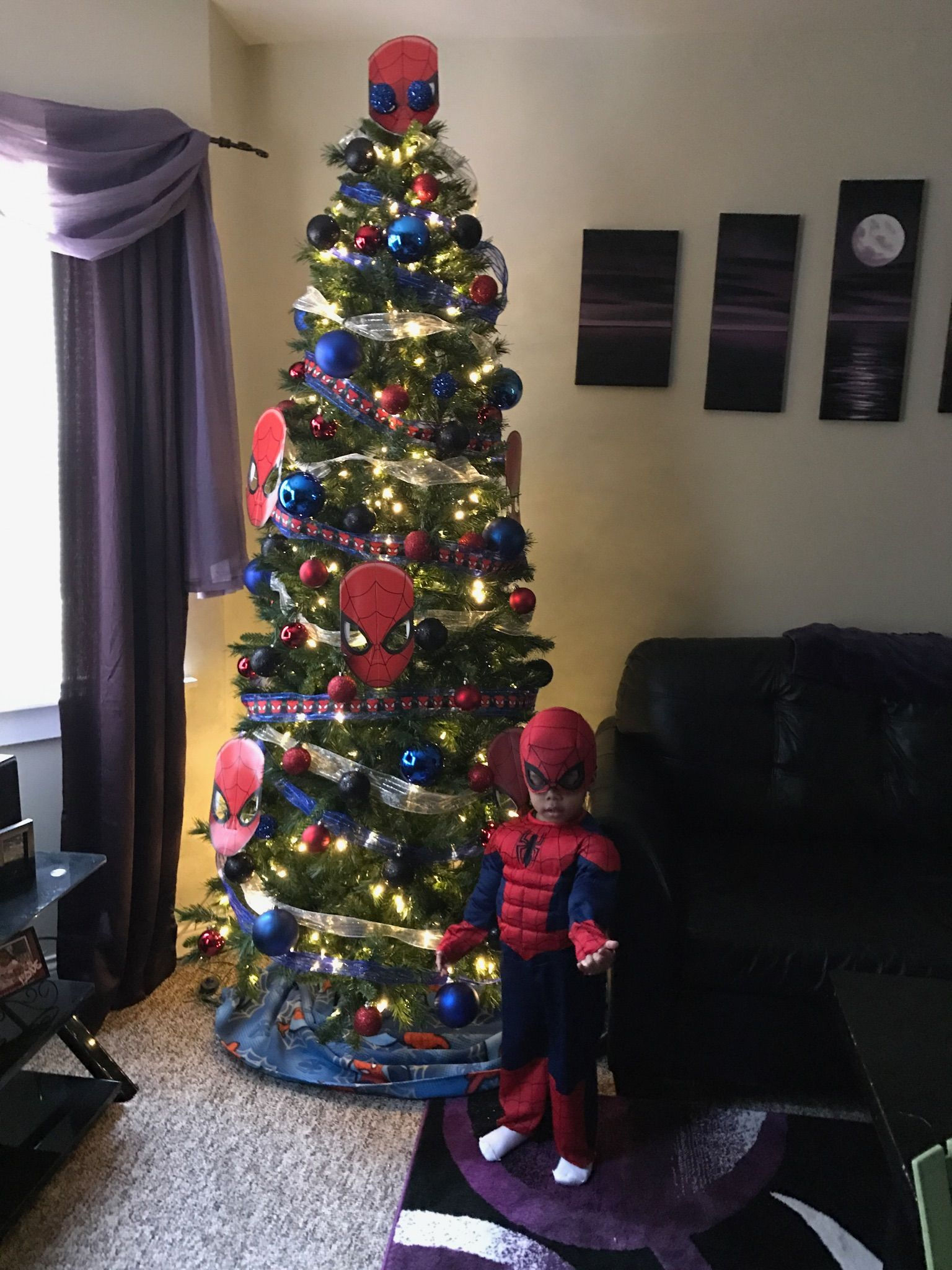 Wallpaper #3zG8NZMB5zzyi_yYz1df4 20 Spiderman Christmas Tree Ideas the Urban Decor