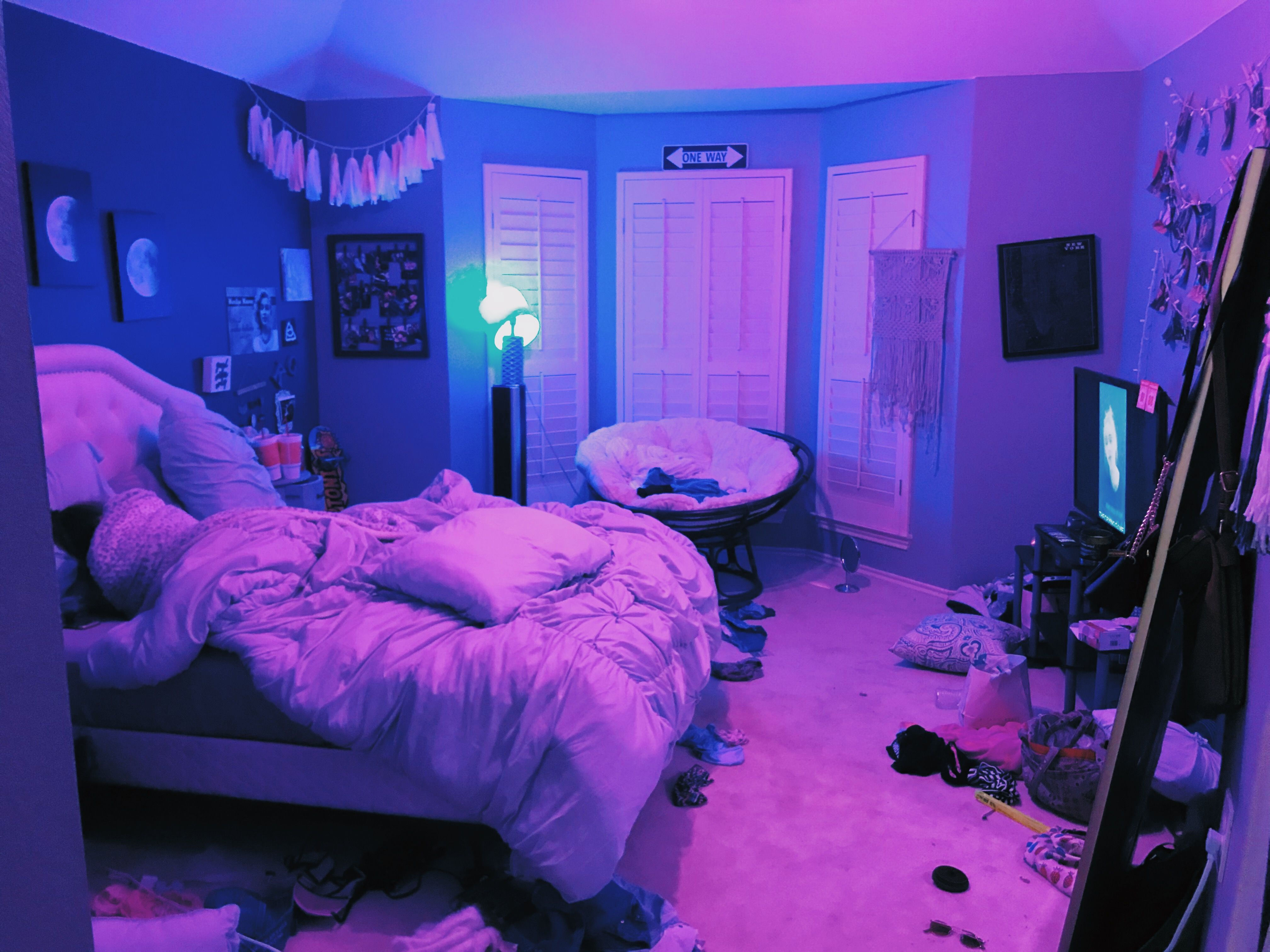 Wallpaper #7YfzMZMBPAdmKxa2YGKE186 Neon Aesthetic Bedroom Tiktok Jamie Paul Smith