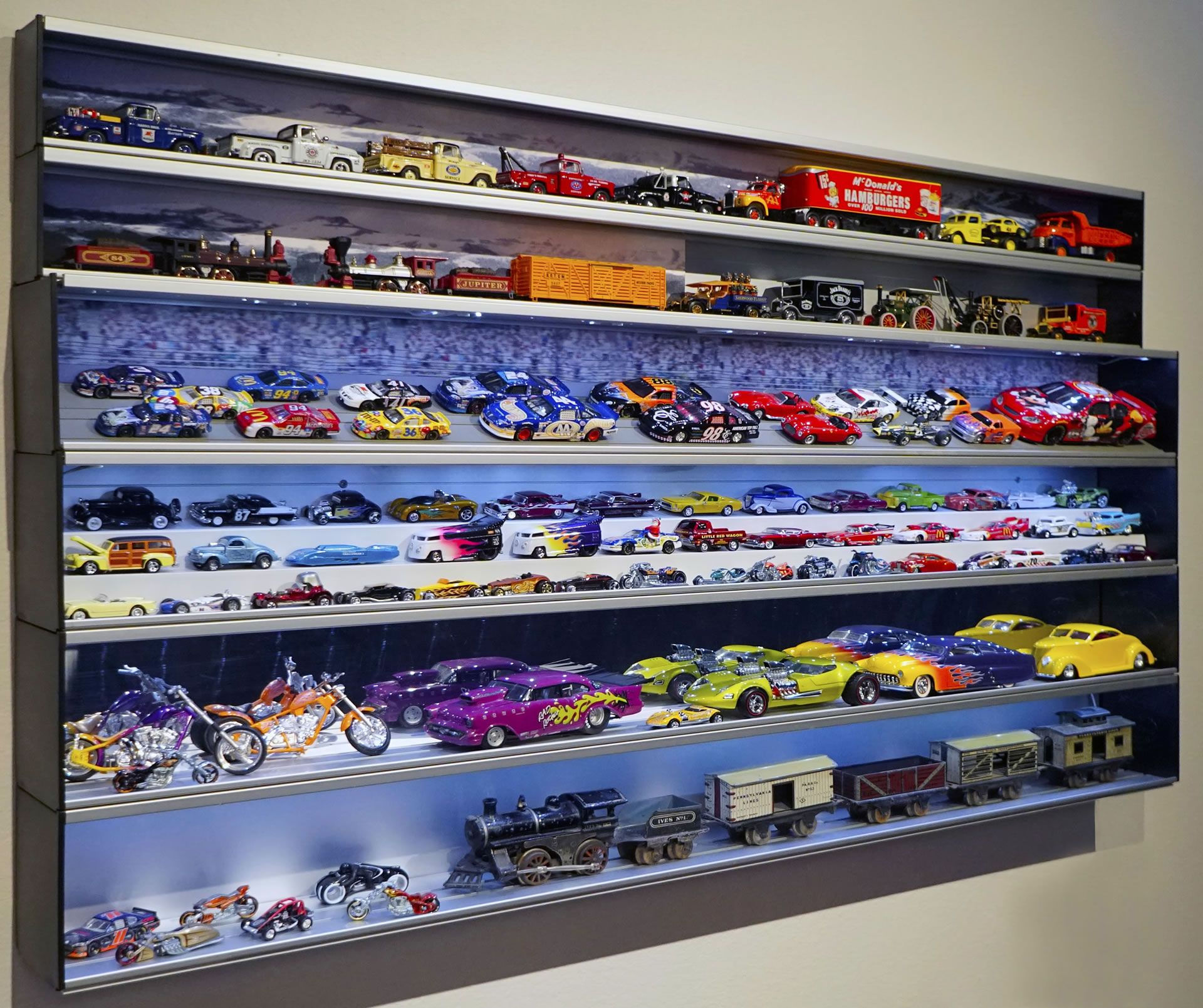 Wallpaper #Nn3q9I4Bnwiau_P6tBEG37 Showcase Express Wall Mounted Display Cases for Collectibles Wall