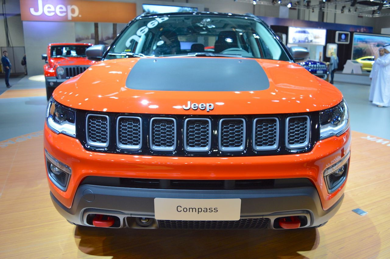 Wallpaper #ymcY7JIBSpphPi3-gVD1248 The Jeep Compass is on Display at an Auto Show