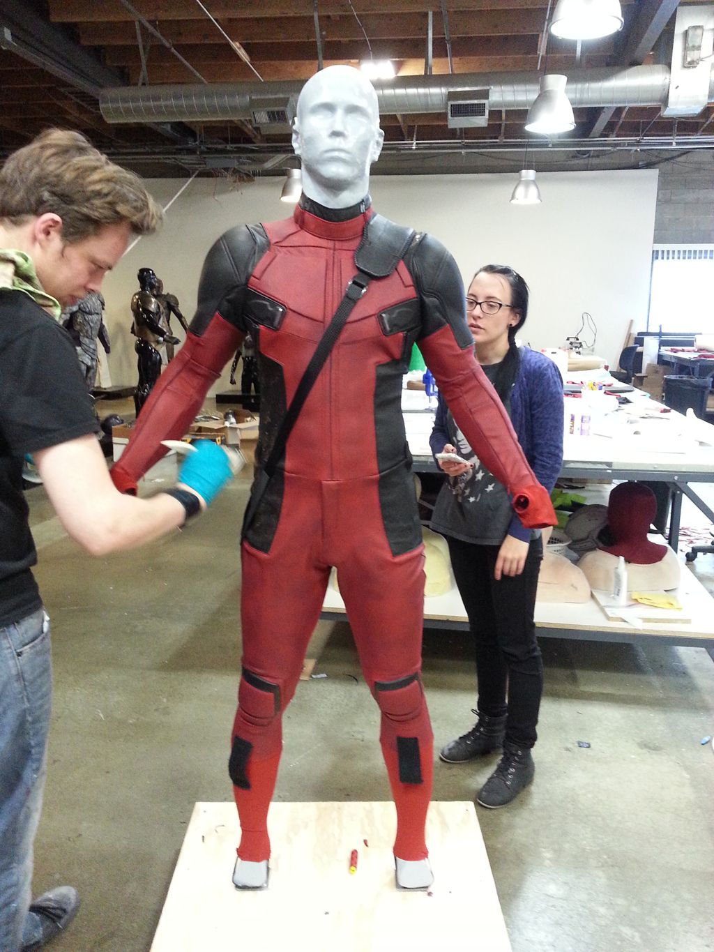 Wallpaper #HWfz8pIBSpphPi3-MnOE213 Deadpool Making of an Iconic Anithero Suit Tyranny of Style