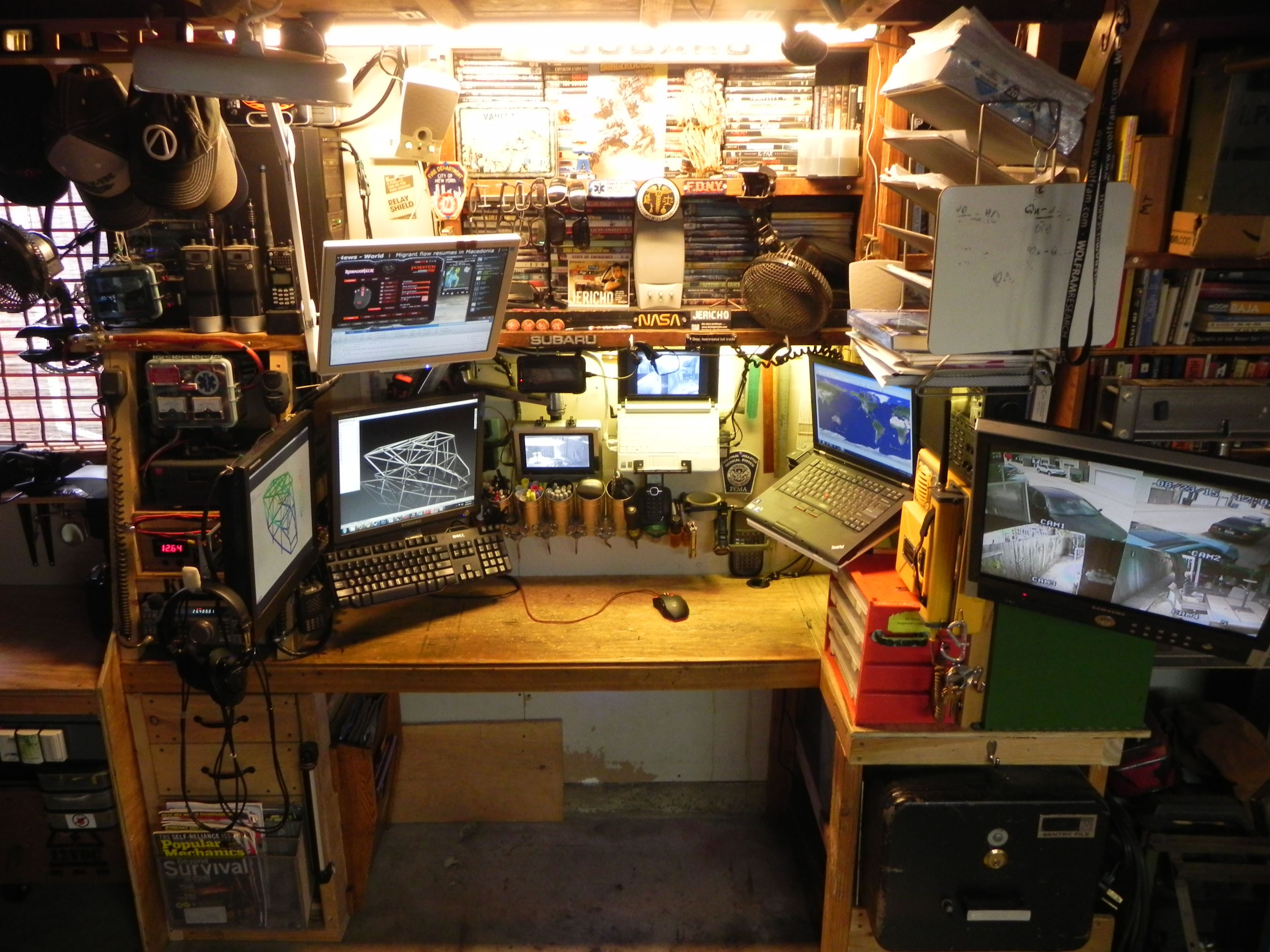 Wallpaper #zH2g8I4Bnwiau_P6kAZ249 Command Center Workshop Game Room Design Tech Room Cool Rooms