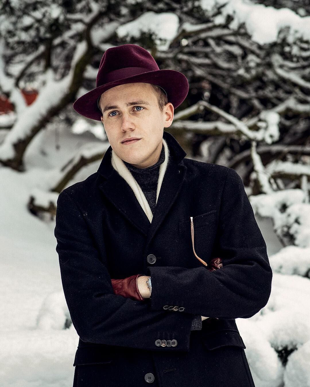 Wallpaper #kyxGSZMB0E1QgA7wmPIG163 Burgundy Fedora Lock Co Hatters Black Coat Turtleneck Menstyle