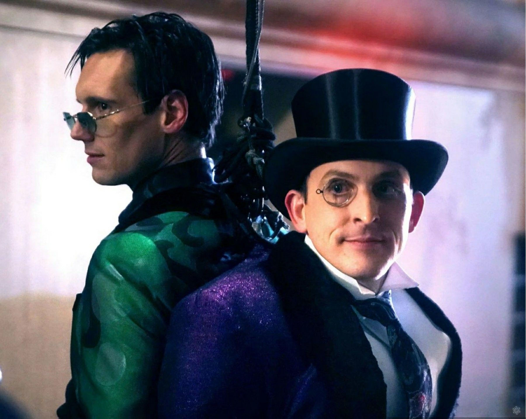 Wallpaper #LBnQLo8BtGB6xQ789pZe6 The Penguin and the Riddler in the Series Finale of Gotham the