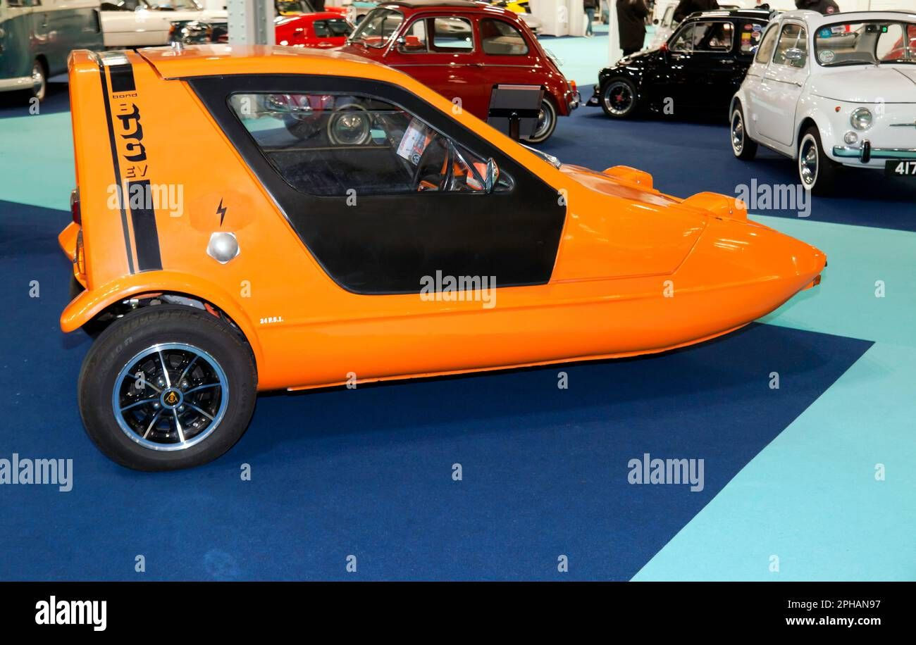 Wallpaper #awMQZpMBpyOg8YnEadqZ550 Download This Stock Image Side View of an Orange Bond Bug Converted