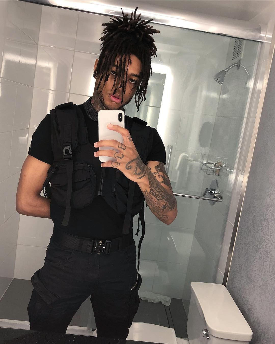 Wallpaper #XX2Y844Bnwiau_P6jw1w44 Scar on Instagram Infinity Fashion Cyberpunk Fashion Outfits