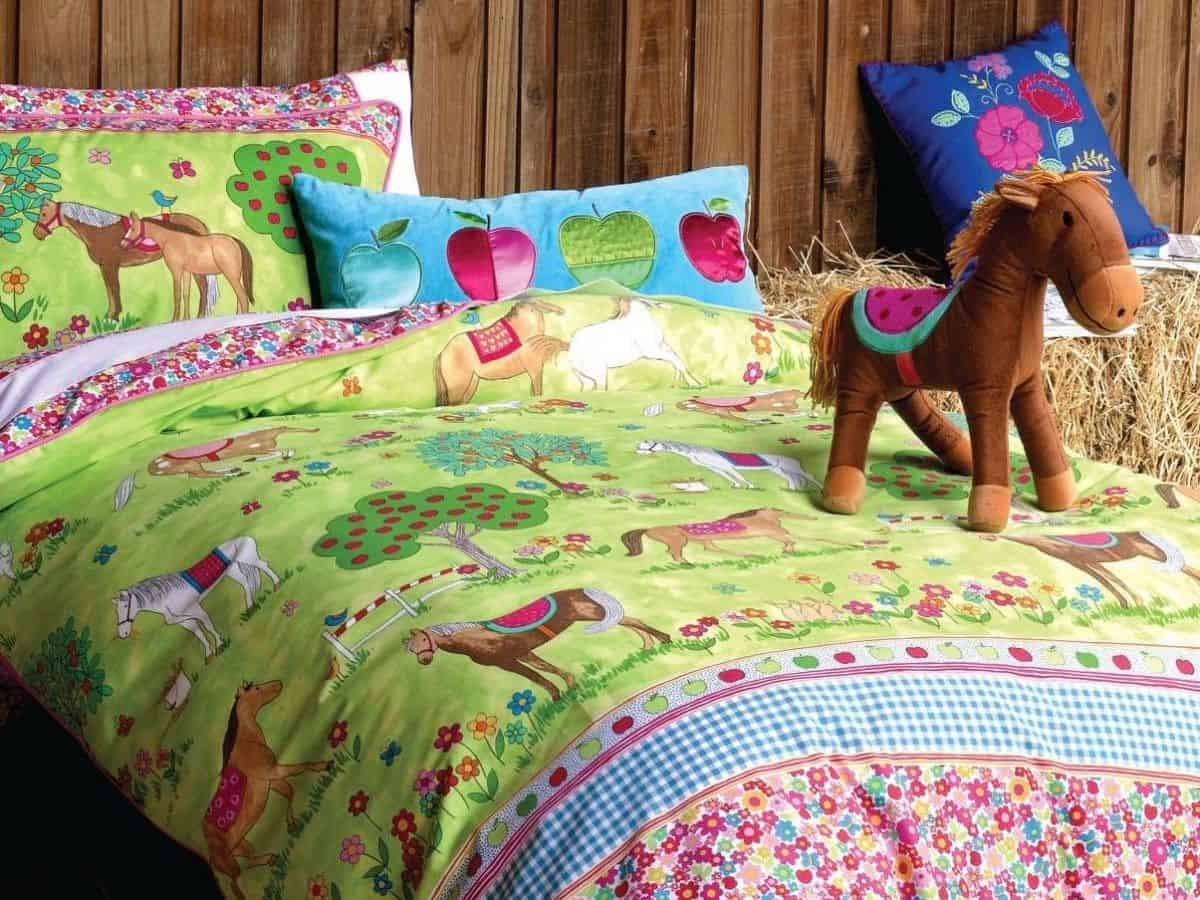 Wallpaper #6d707 Wistful Smile Horse Themed Bedrooms Bedroom Themes Girl Room