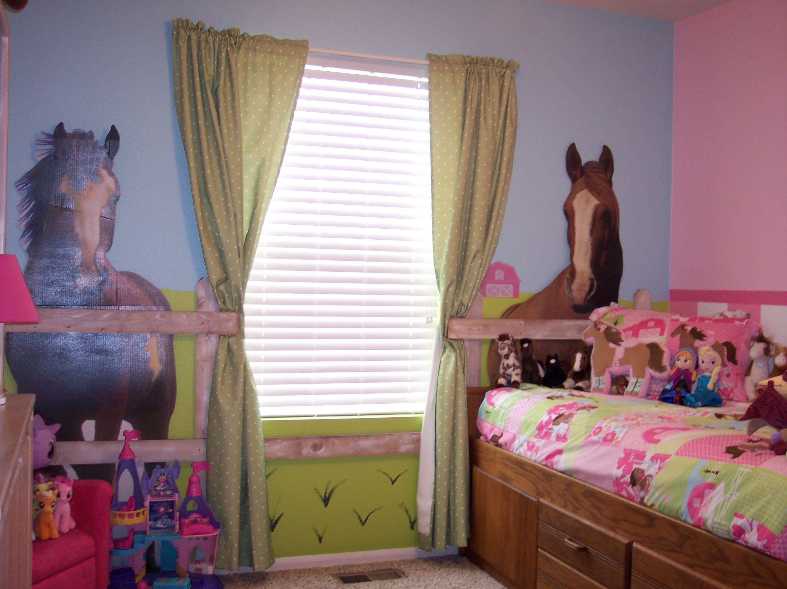 Wallpaper #6d707 Wistful Smile Horse Themed Bedrooms Bedroom Themes Girl Room