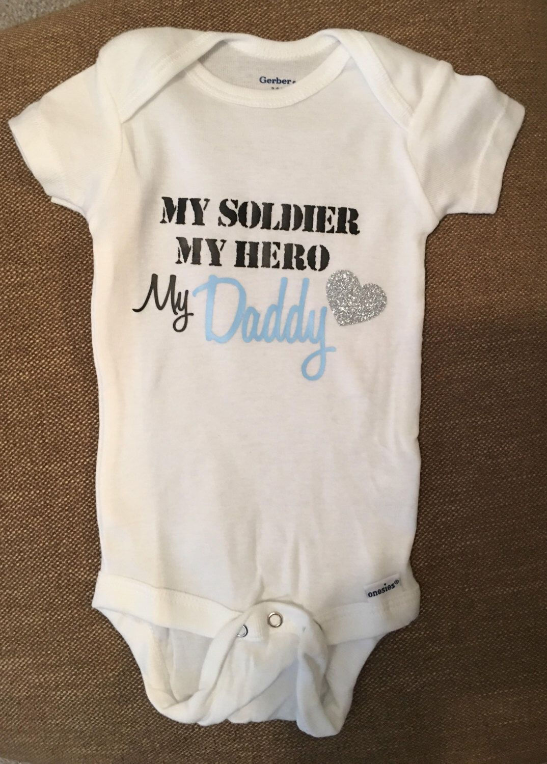 Wallpaper #OGdH-JIBSpphPi3-nIkz321 My Soldier My Hero My Daddy Baby Onesie by Ladyjanegiftware on Etsy