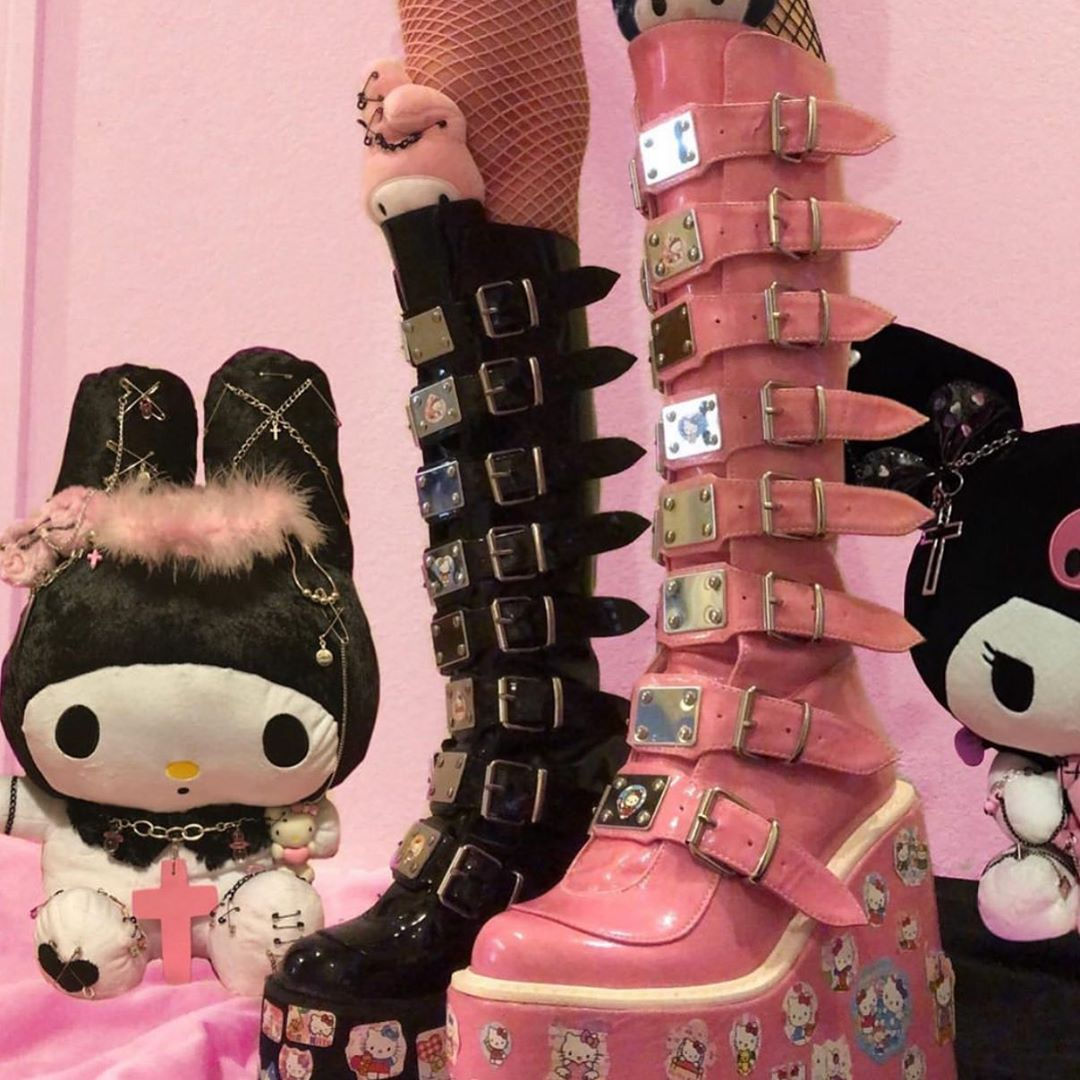 Wallpaper #P2cdEpMBSpphPi3-vvqw23 Y2k Aesthetic on Instagram My Melody or Kuromi Follow