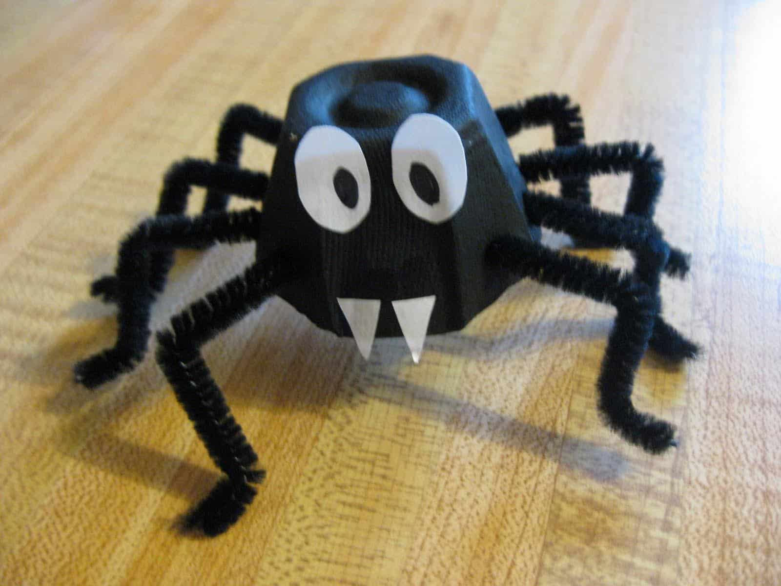 Wallpaper #1fQOOpMBKFX8bn3r-3cr15 15 Spooky Spider Themed Crafts Halloween Spider Craft Spider Crafts