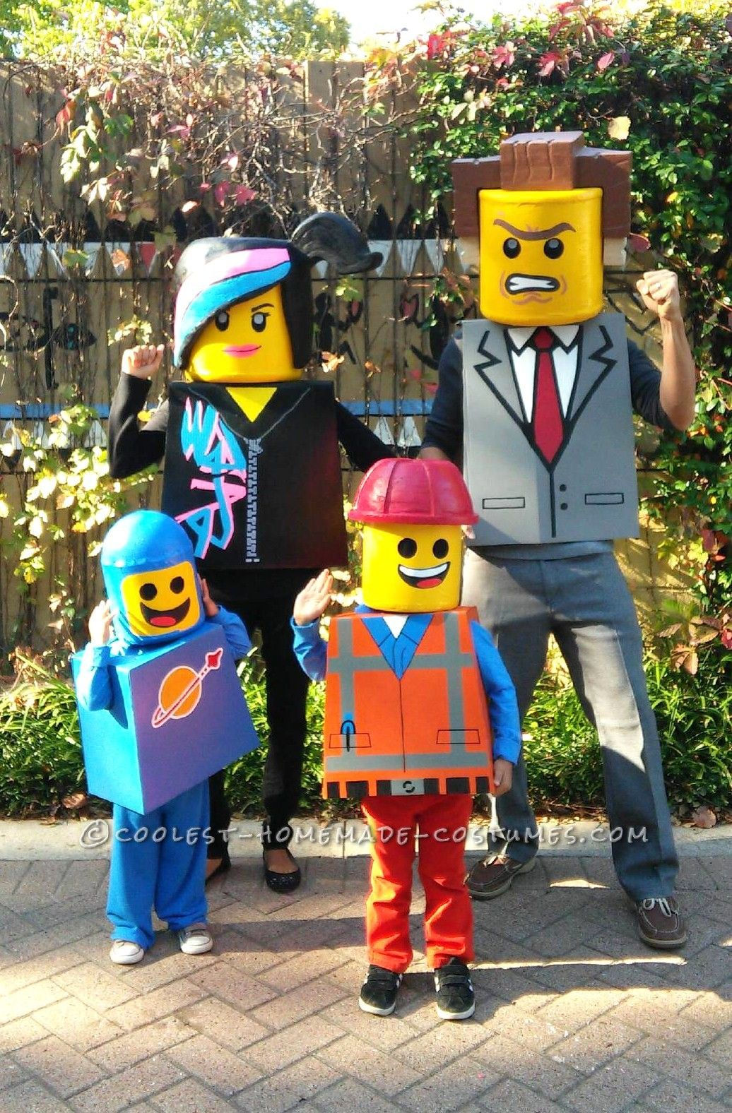 Wallpaper #_l7fMpMBborbLbczQF97144 Amazing Family Themed Lego Movie Costumes Lego Halloween Halloween