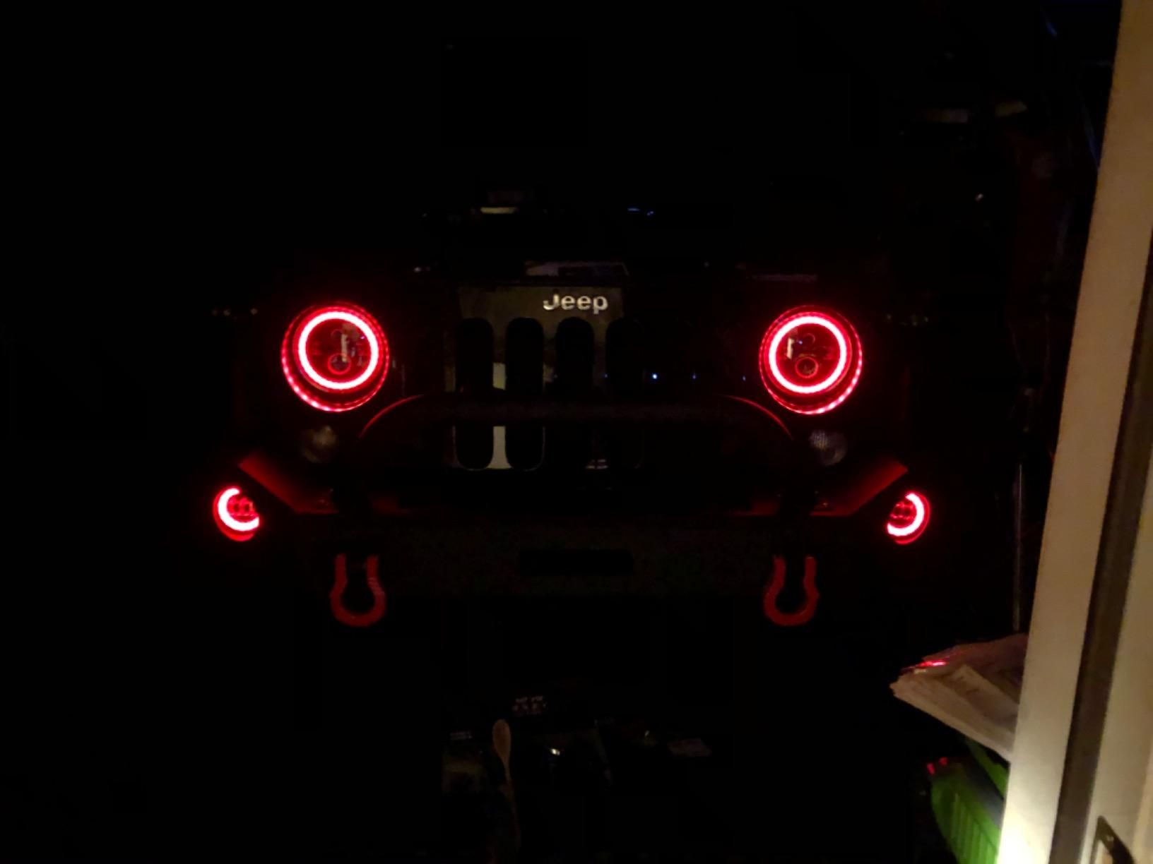 Wallpaper #3kDmL5MBJhL2WPbalr5E255 Jeep Wrangler Red Eyes at Night Jeep Wrangler Lights Jeep Wrangler