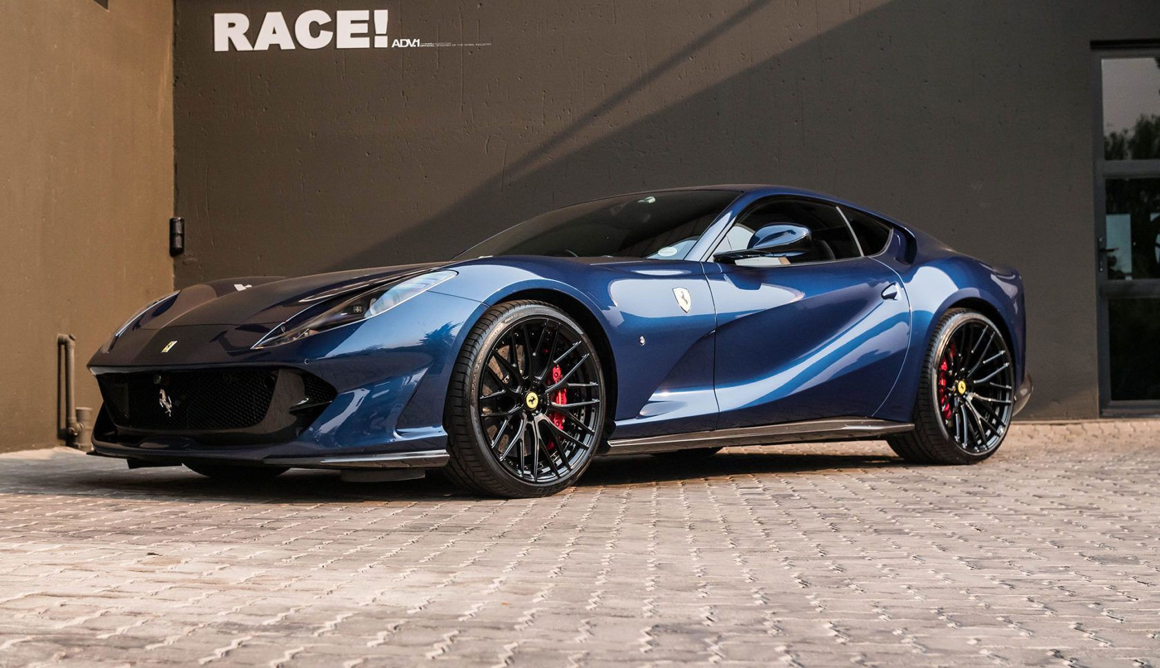 Wallpaper #py7eOJMBeCfPaRV8brst267 Blu Swaters Ferrari 812 Superfast Adv100 Mv2 Sl Series Wheels