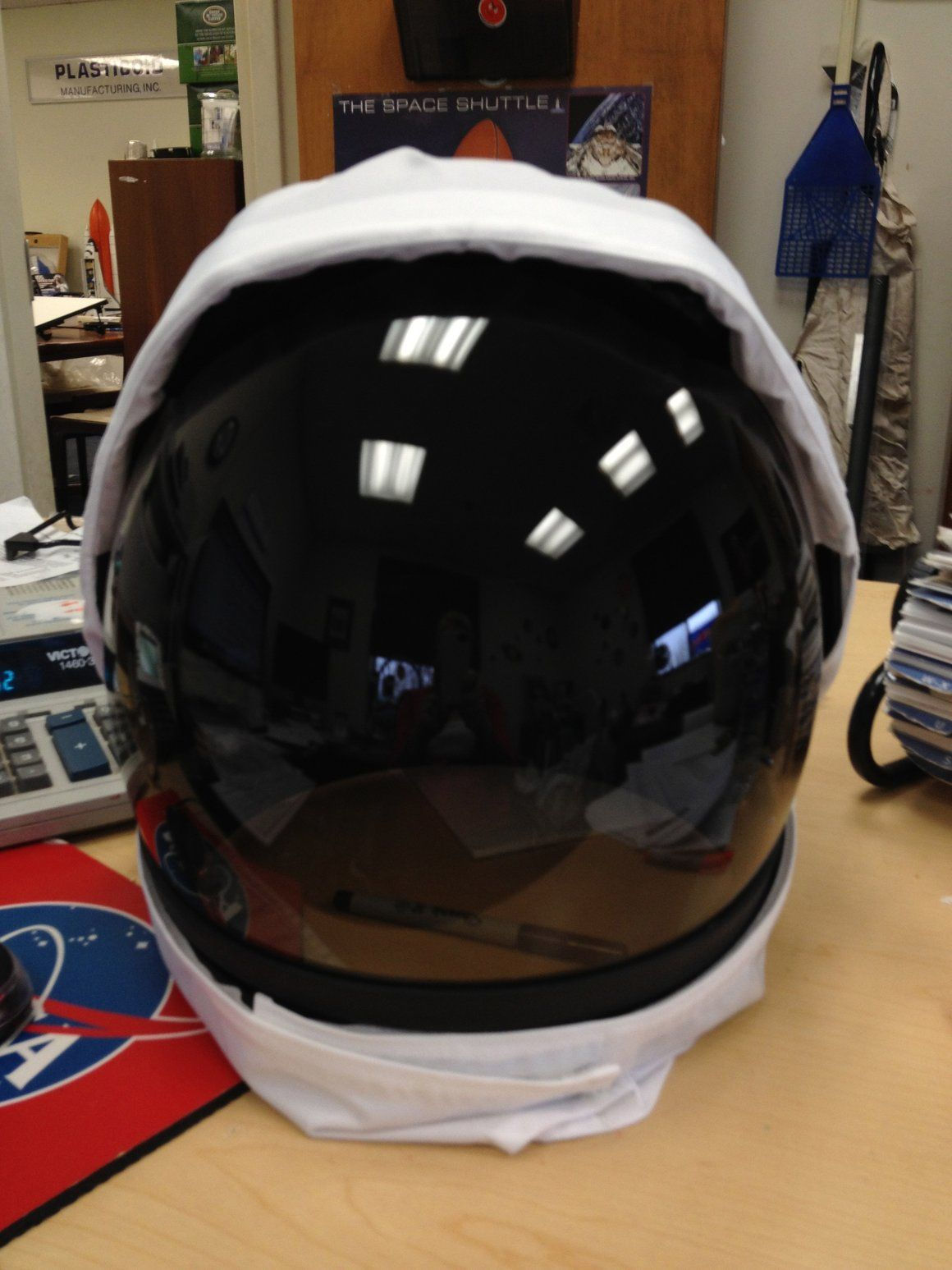 Wallpaper #2BGgM5MBXrlMTfB5u0qk57 Astronaut Space Helmet Replica Diy Astronaut Costume Astronaut Helmet