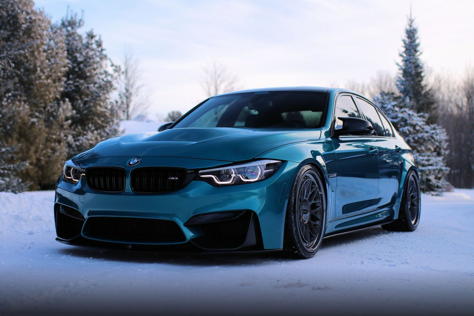 Wallpaper #t1jFNJMBzN9vxX34-j3T57 BMW Blue Colors