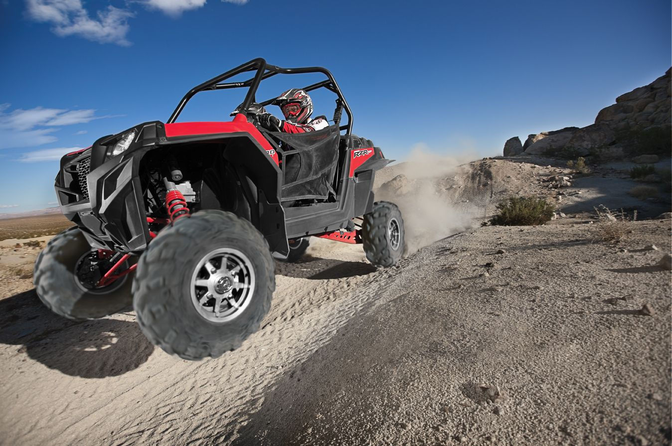 Wallpaper #OWf7C5MBSpphPi3-39xJ36 Polaris Razor Tearing Up the Desert Atv Quads Atv Monster Trucks