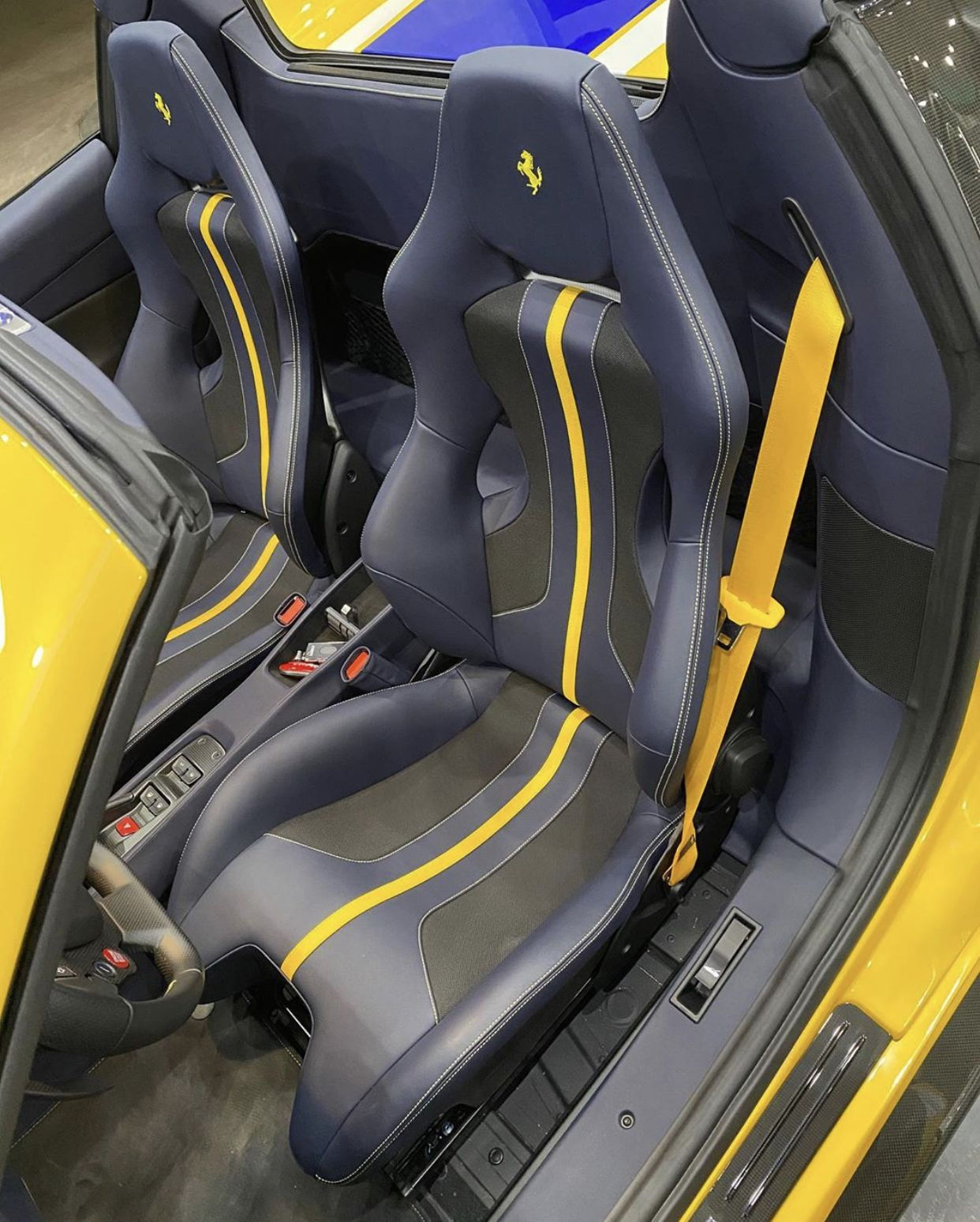 Wallpaper #5wB41Y4BSdW8dNouKQkf58 Interior of the Ferrari 488 Pista Spider Painted in Giallo Triplo