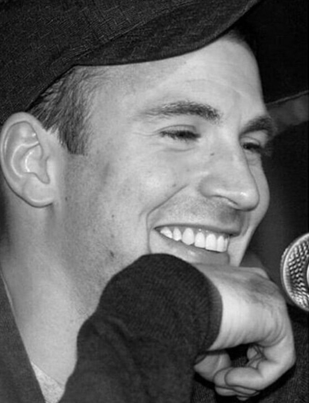 Wallpaper #yEVAjo4B7YBJg1BV3Jyb37 Pin by Amy Mechtensimer on Fandoms Chris Evans Chris Evans Captain