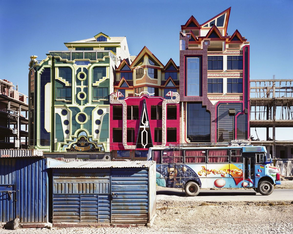 Wallpaper #tRluBI8BtGB6xQ78Y06p23 The Architect Transforming a Bolivian City Through Colorful Hand