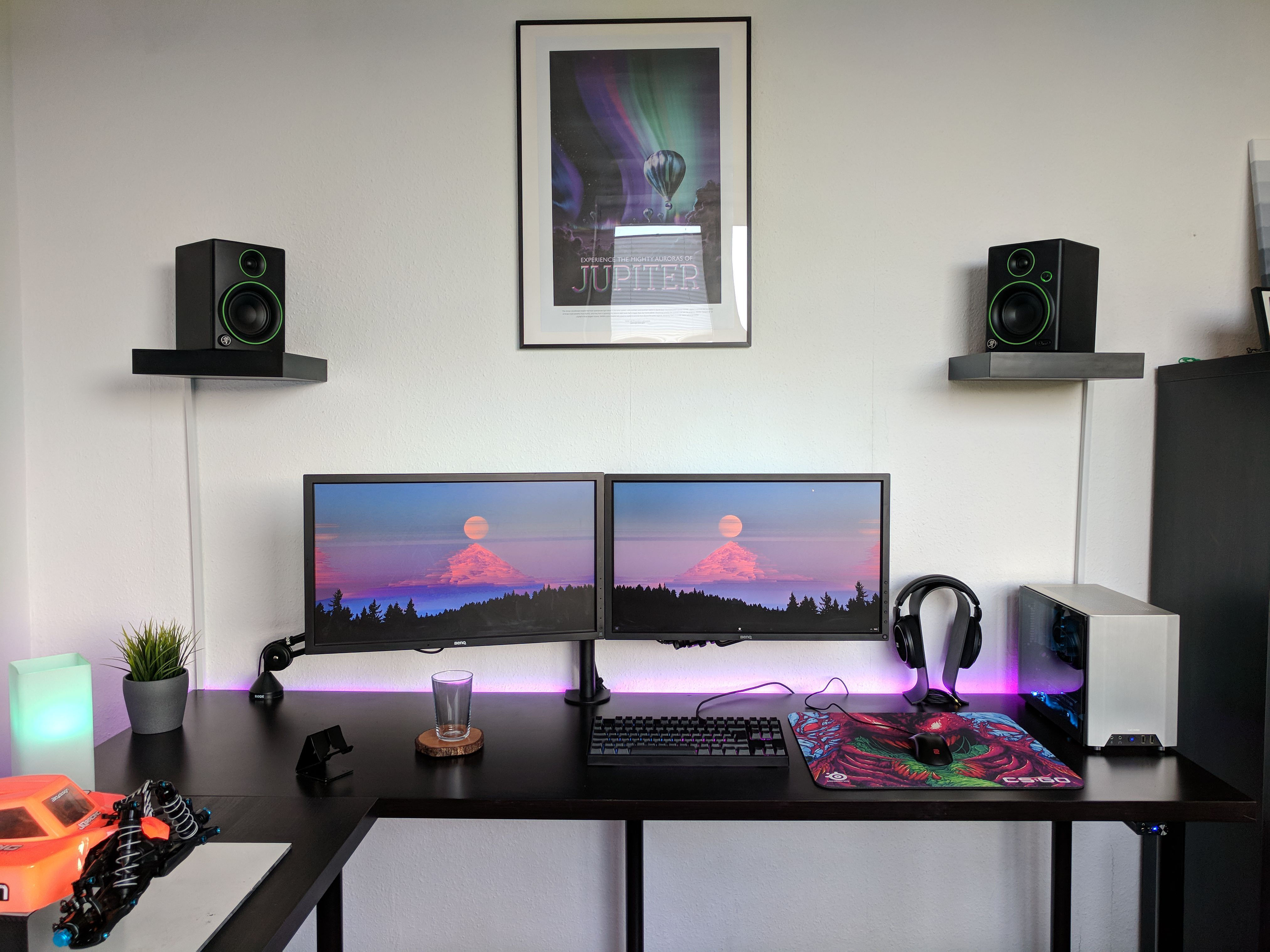 Wallpaper #9a764 21 Multi Monitor Computer Desk Setup Ideas for Tech Lovers