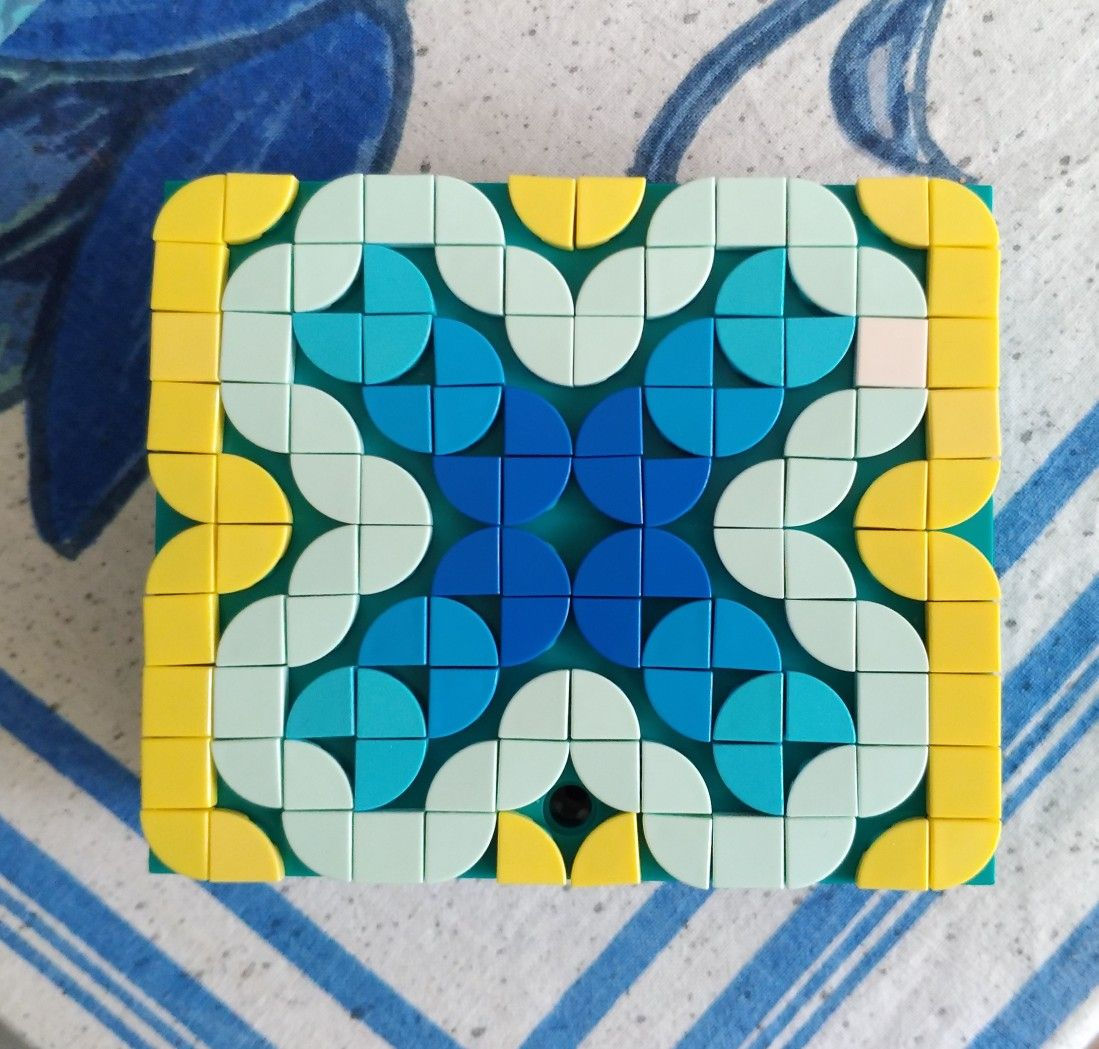 Wallpaper #UmdW6pIBSpphPi3-sUax92 Lego Dots Box Pattern Lego Activities Lego Projects Lego Wall Art